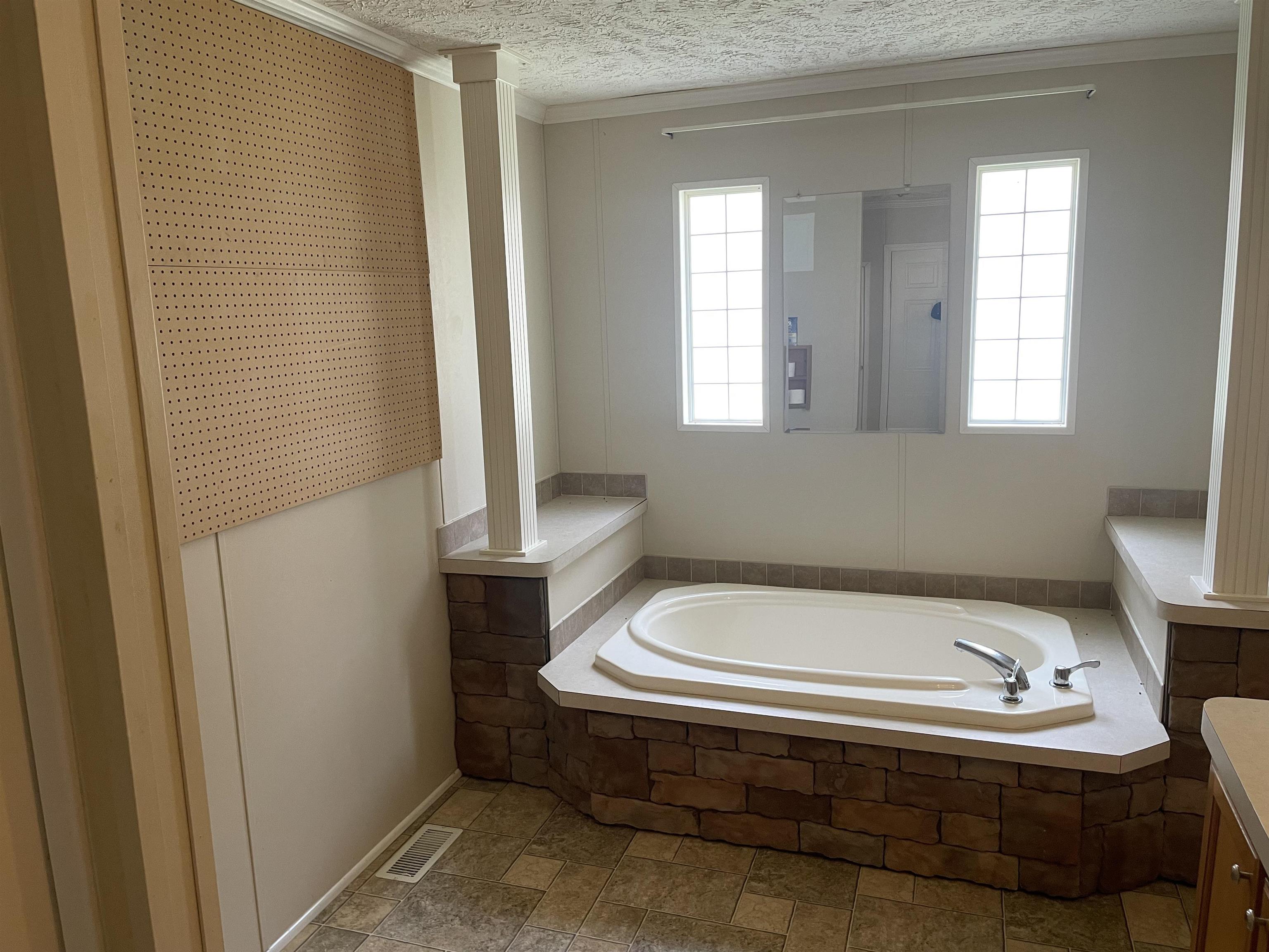 985 Parker Hollow