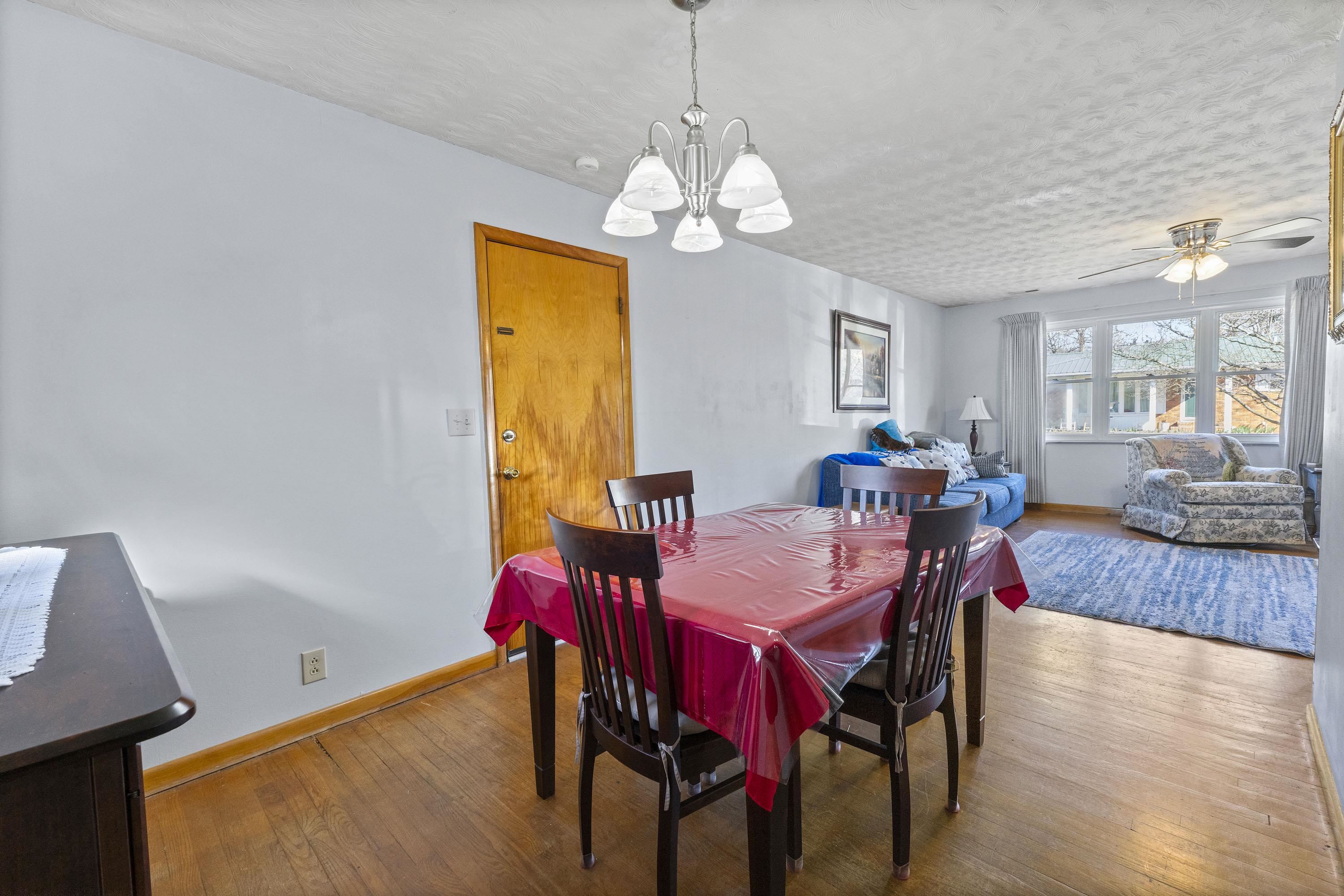 1114 James Court