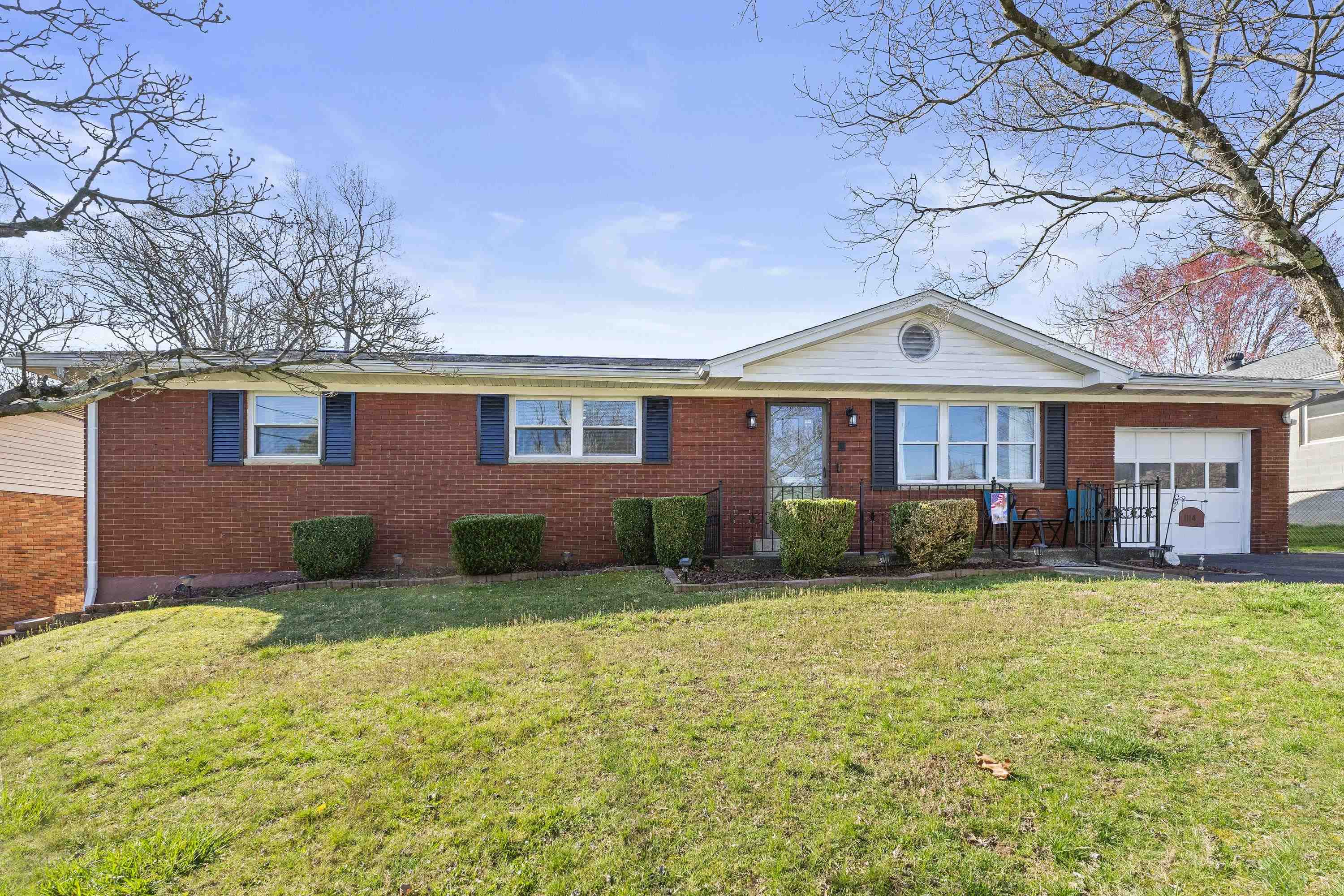 1114 James Court