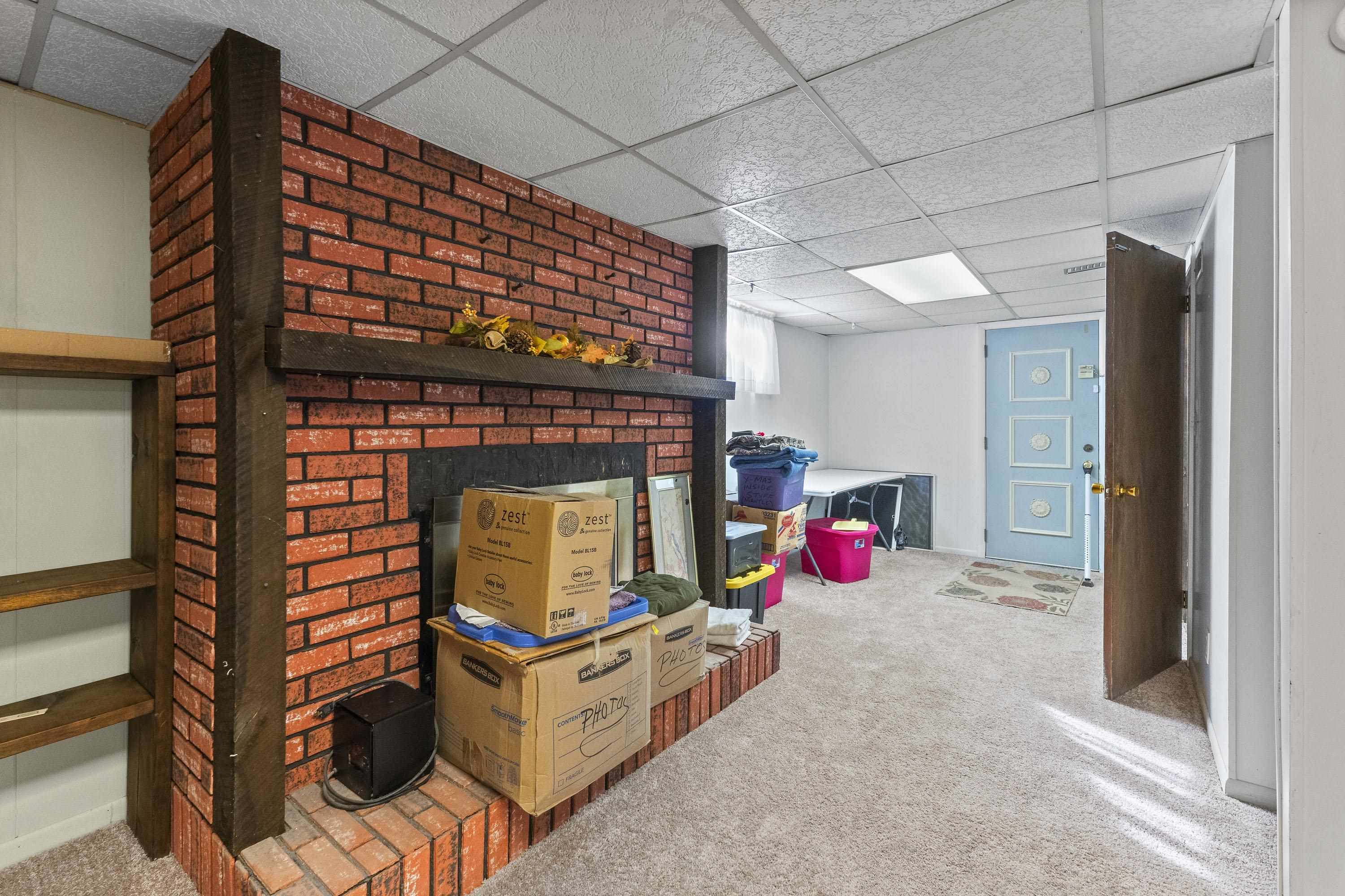 1114 James Court