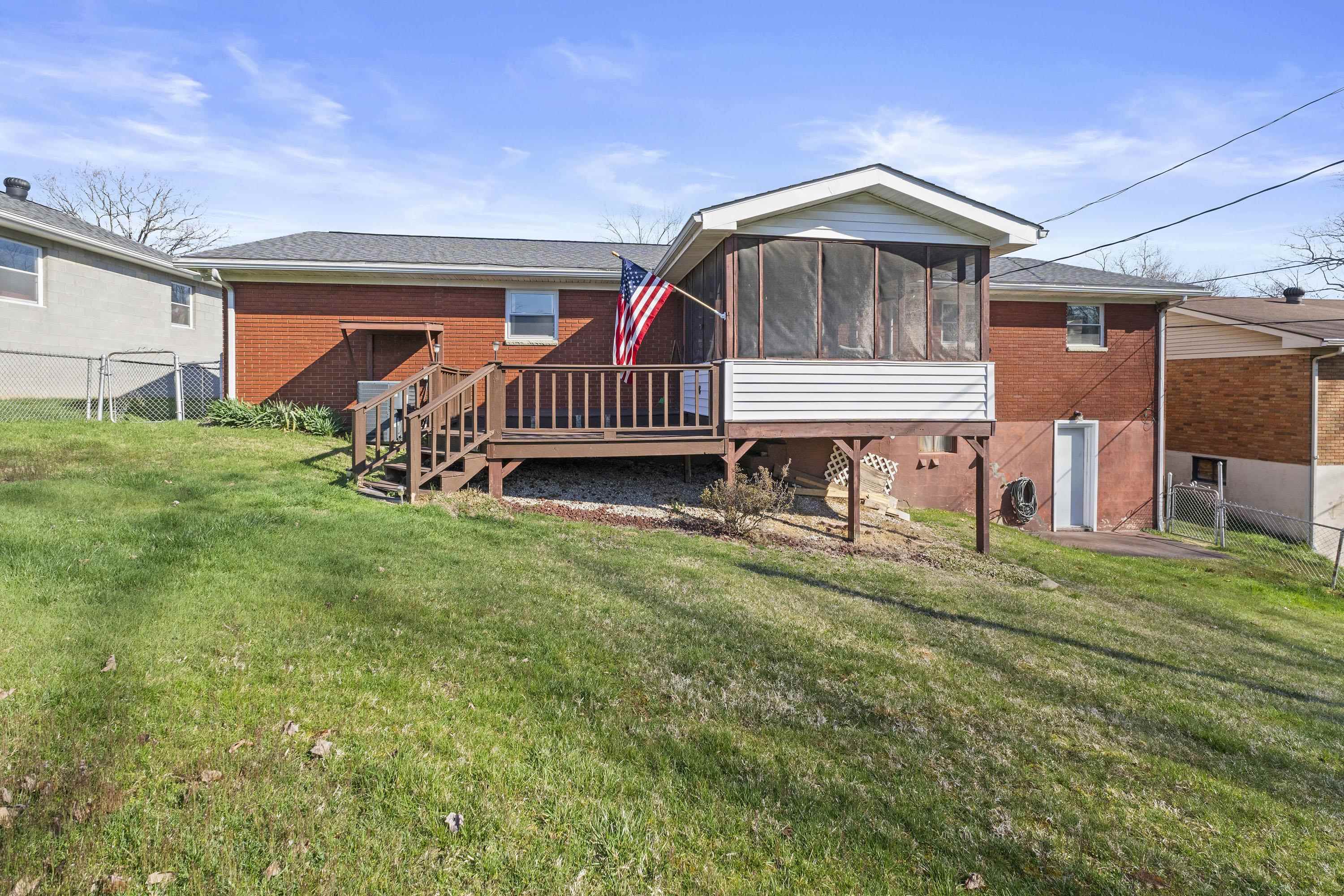1114 James Court