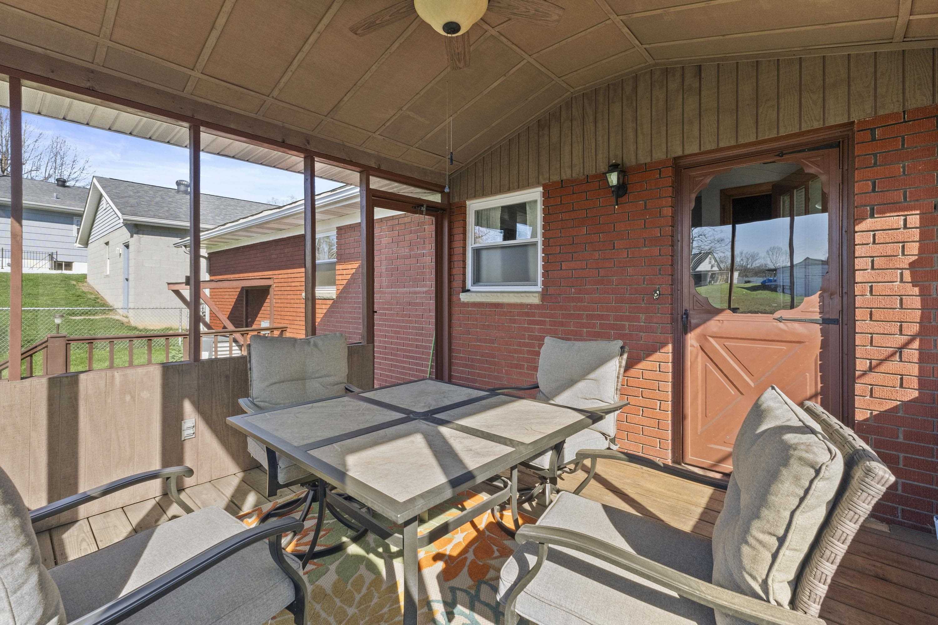 1114 James Court