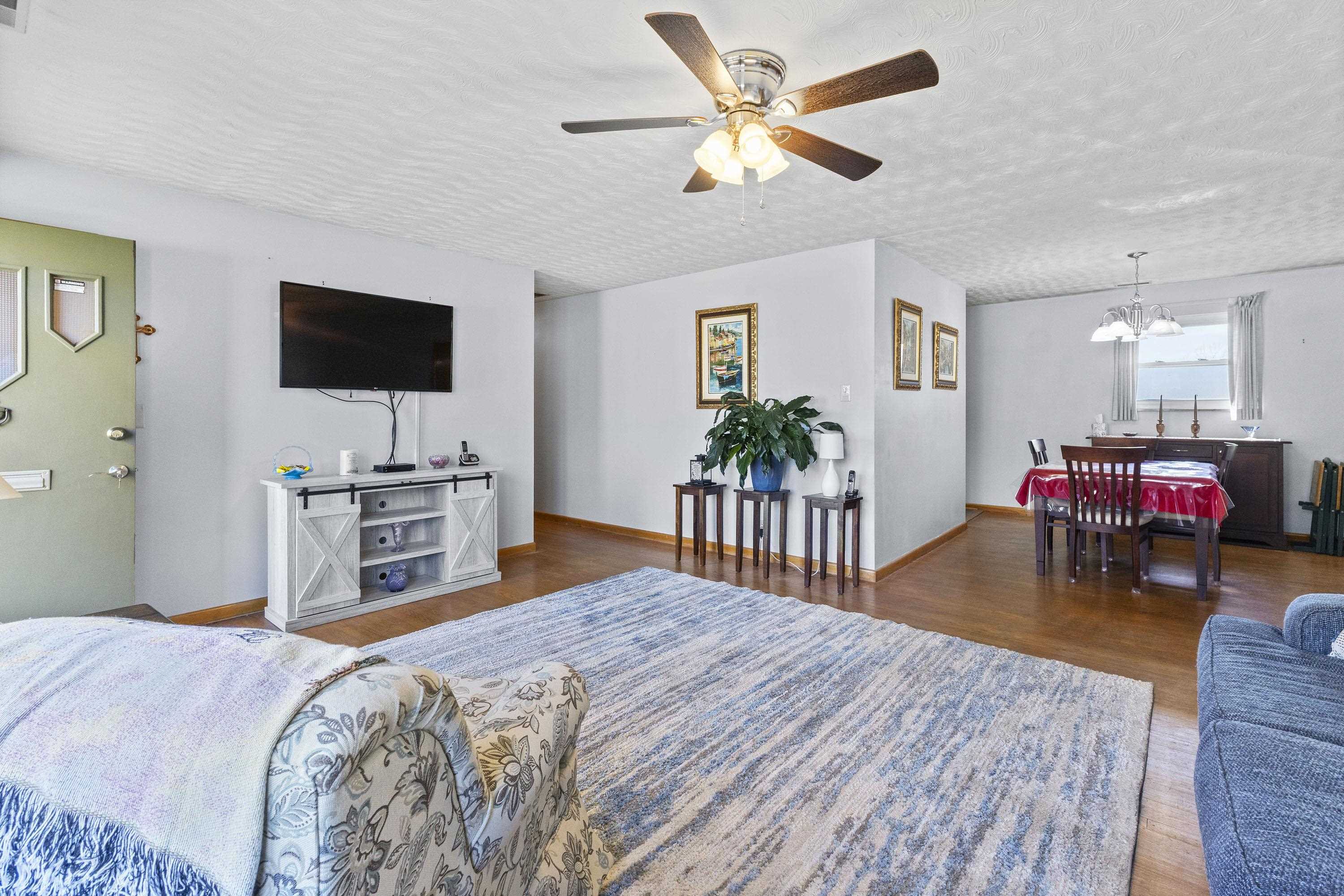 1114 James Court
