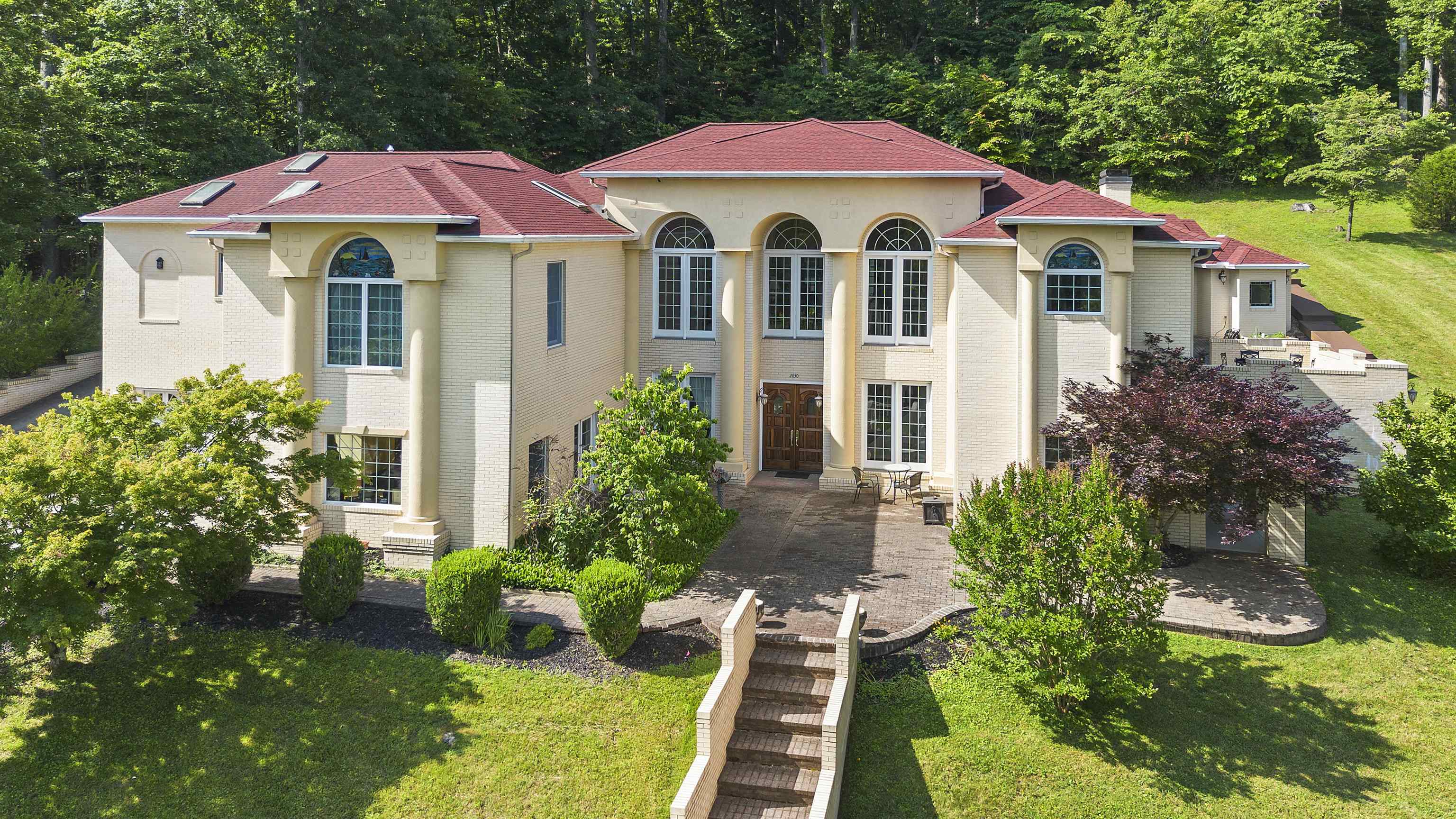 2830 Oakwood Court