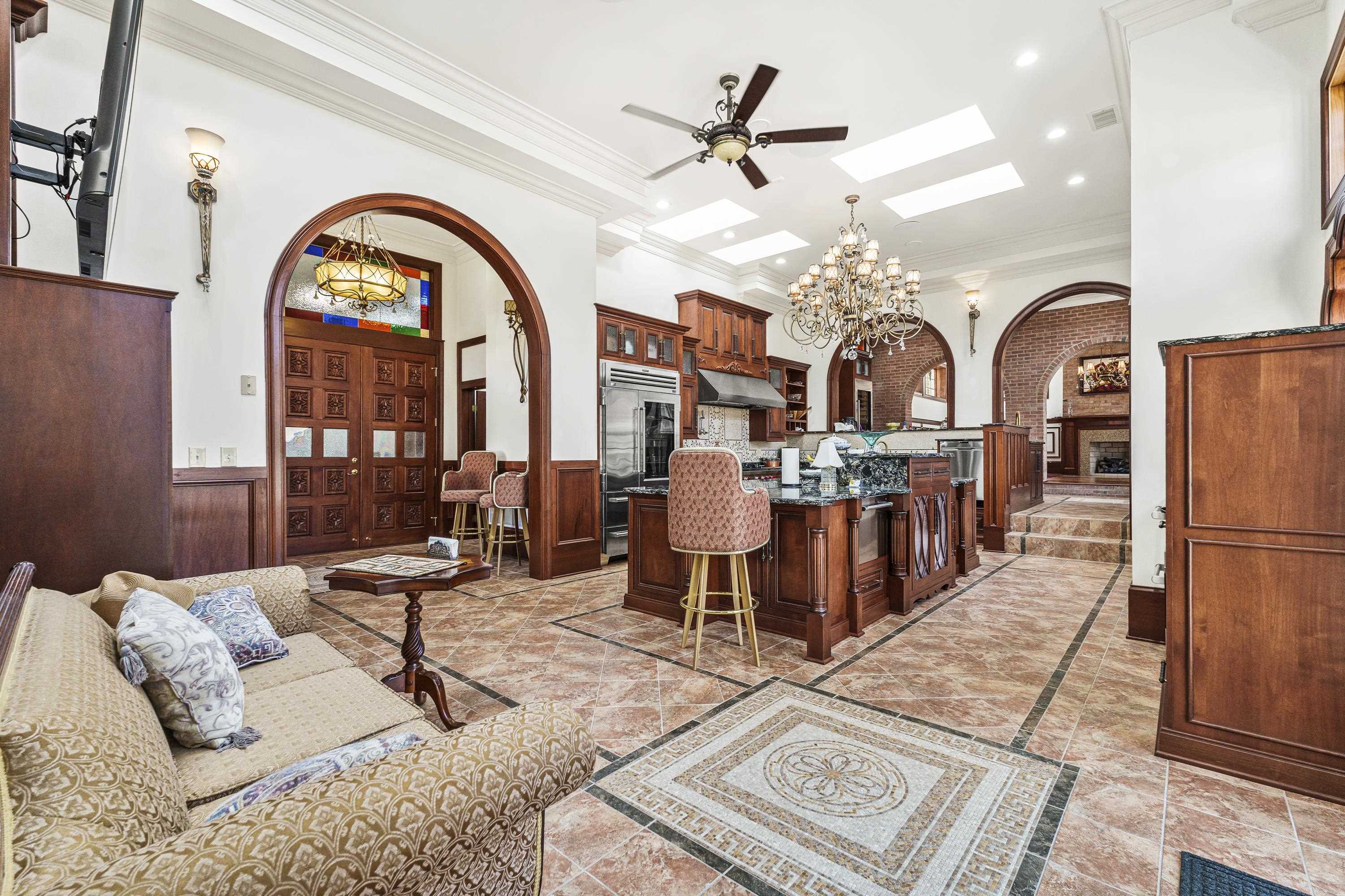 2830 Oakwood Court