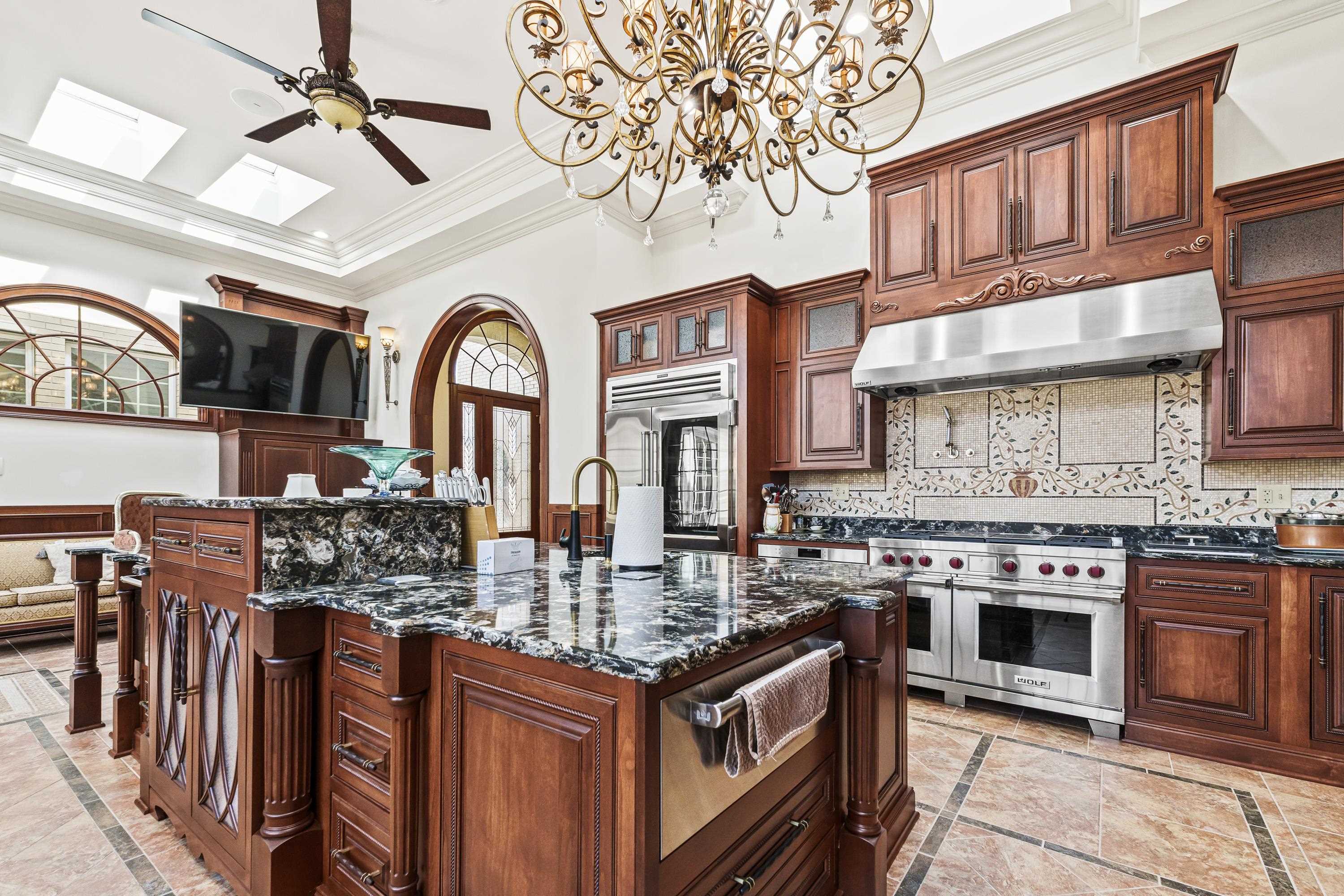 2830 Oakwood Court