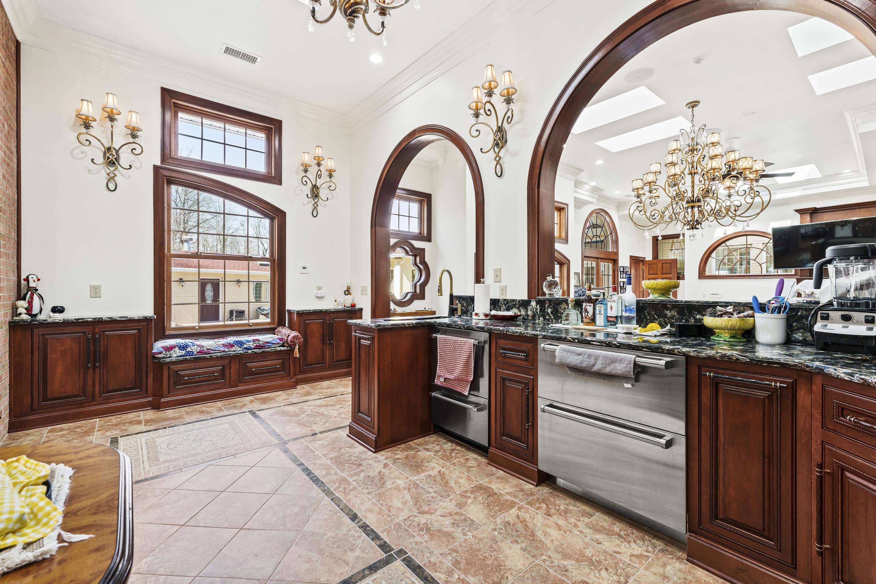 2830 Oakwood Court