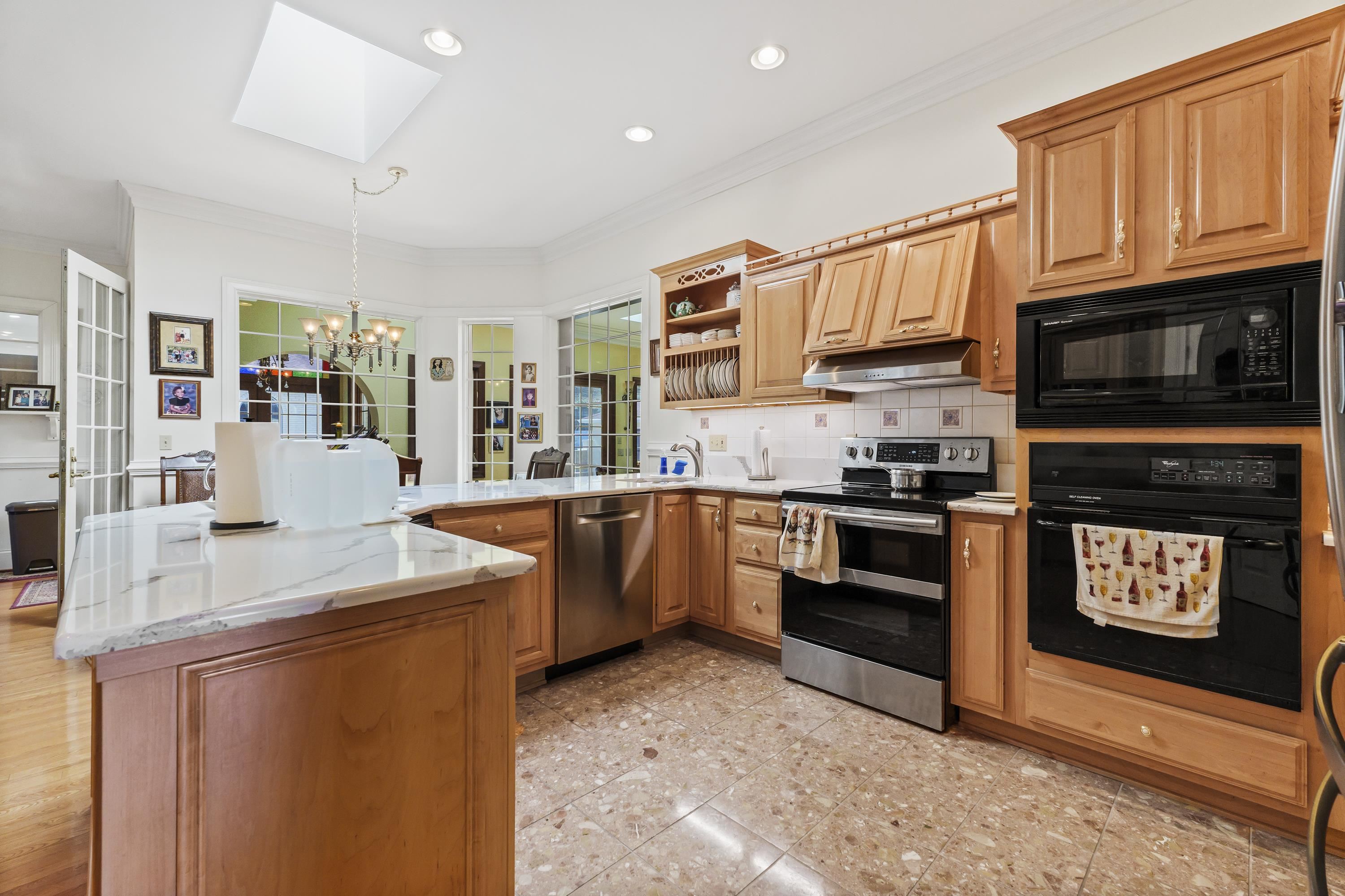 2830 Oakwood Court