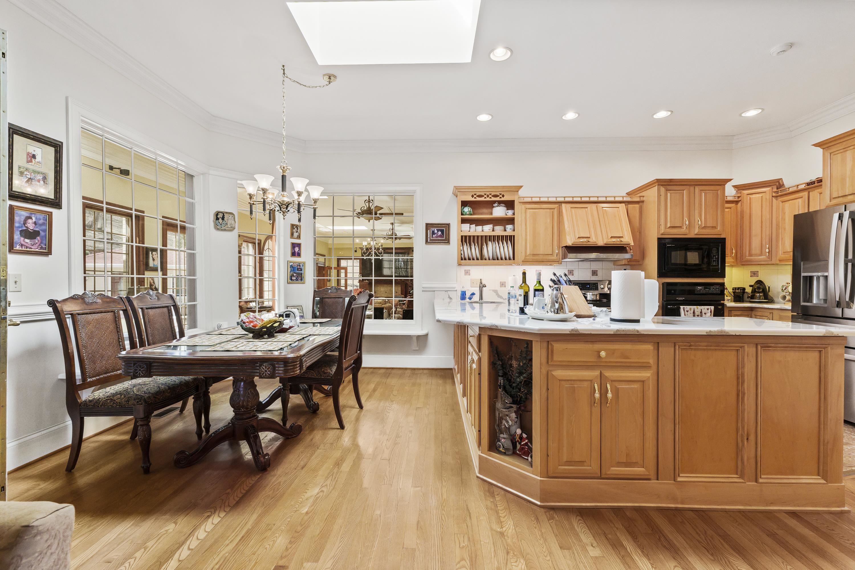 2830 Oakwood Court