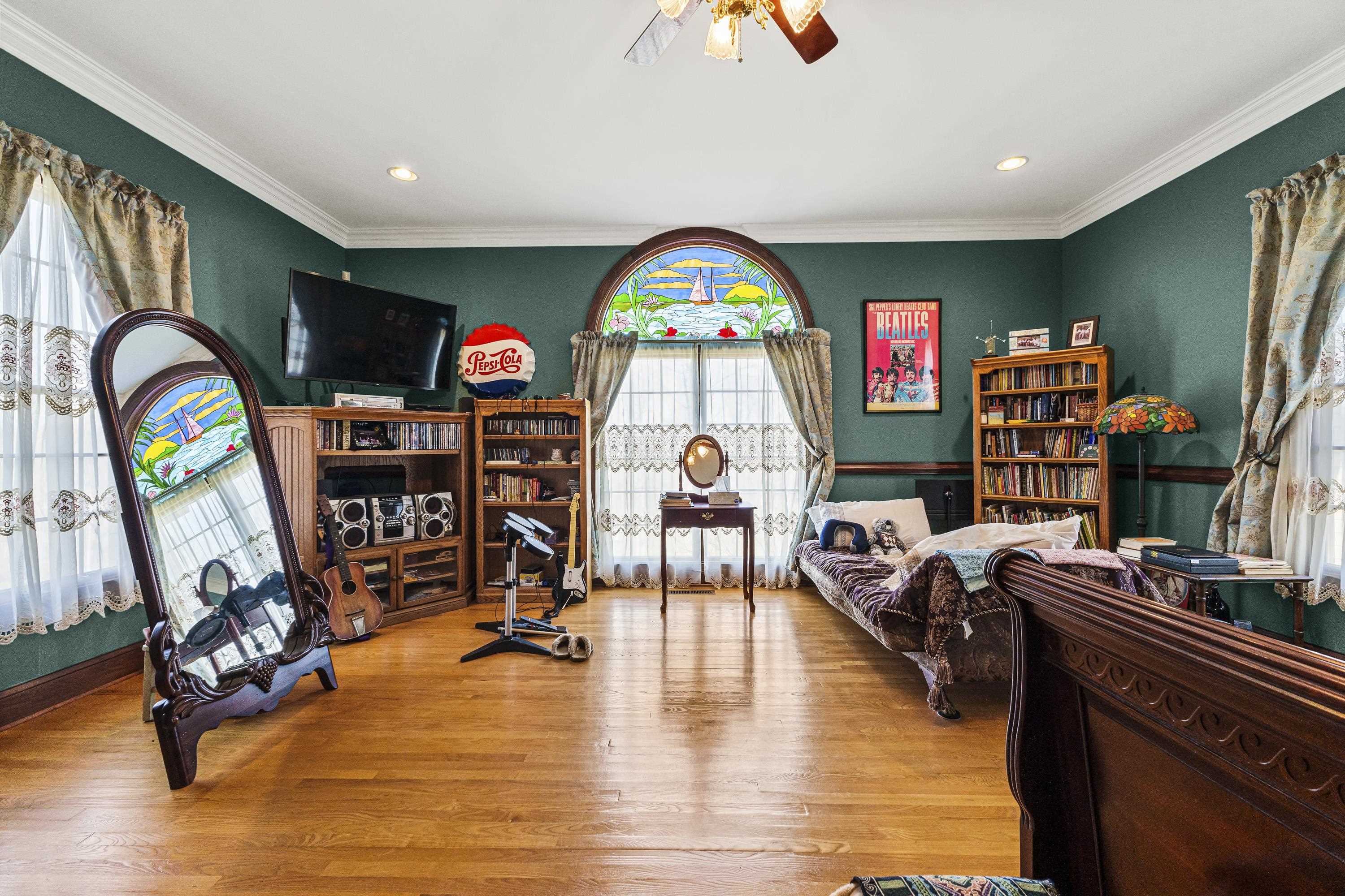 2830 Oakwood Court