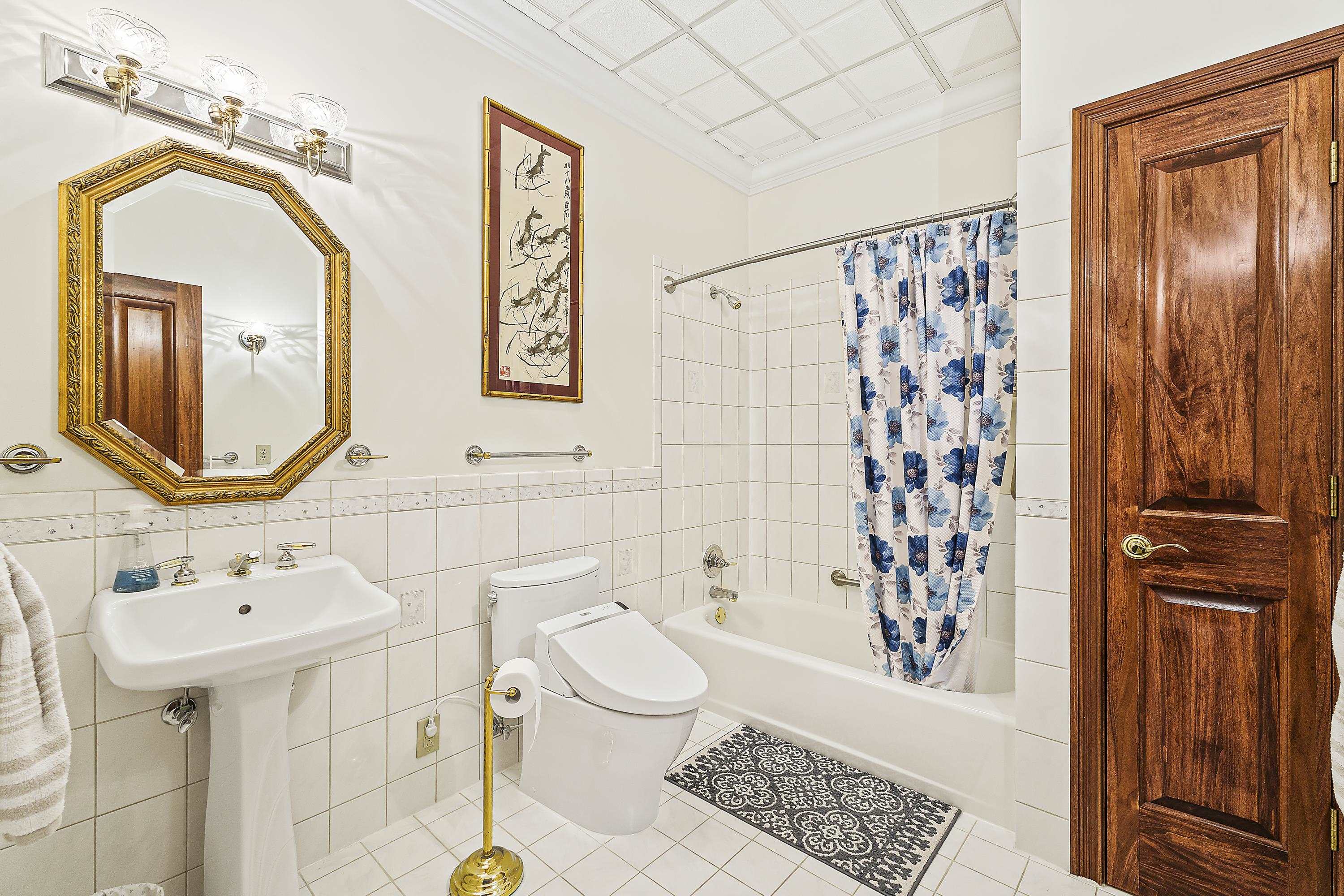 2830 Oakwood Court
