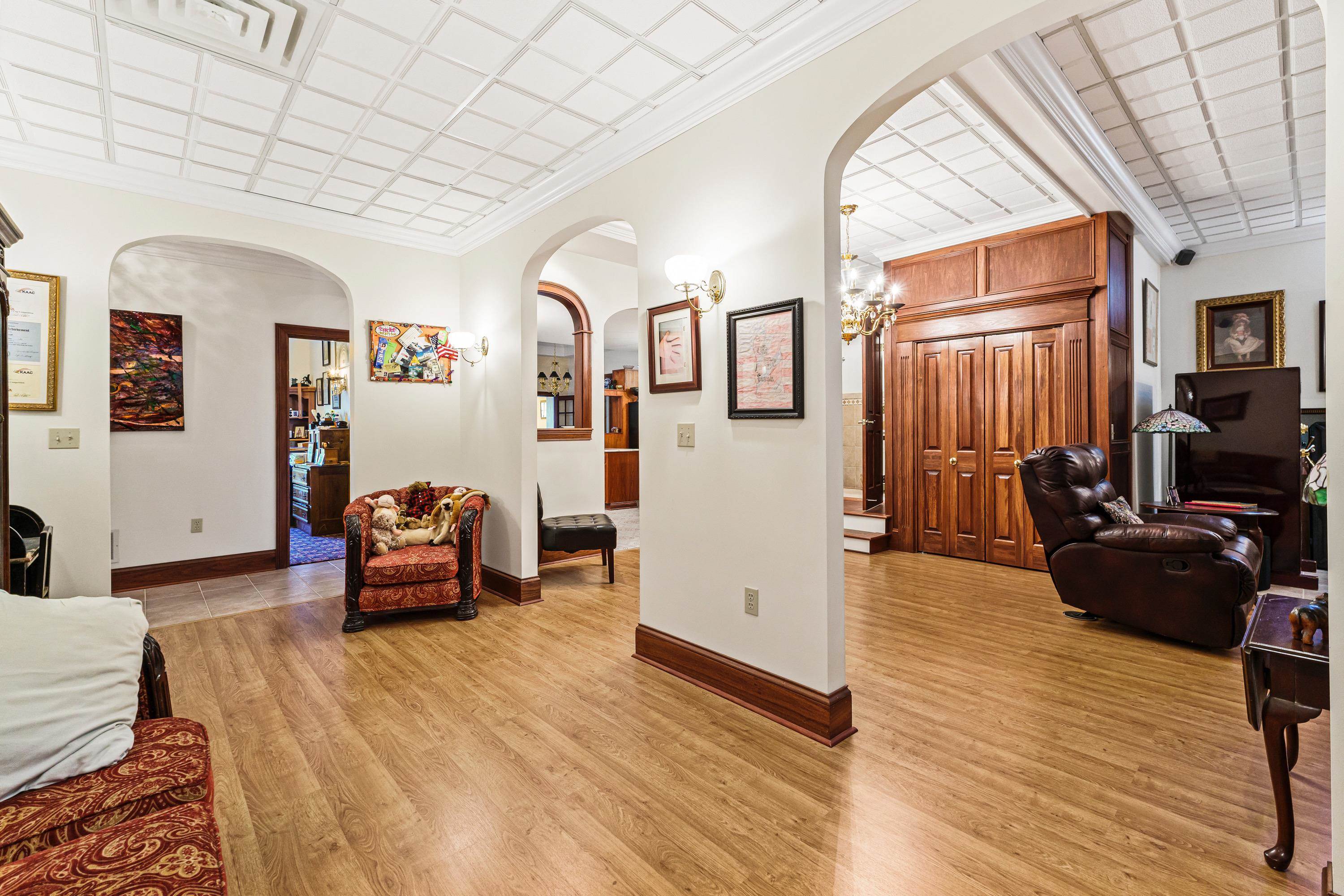 2830 Oakwood Court