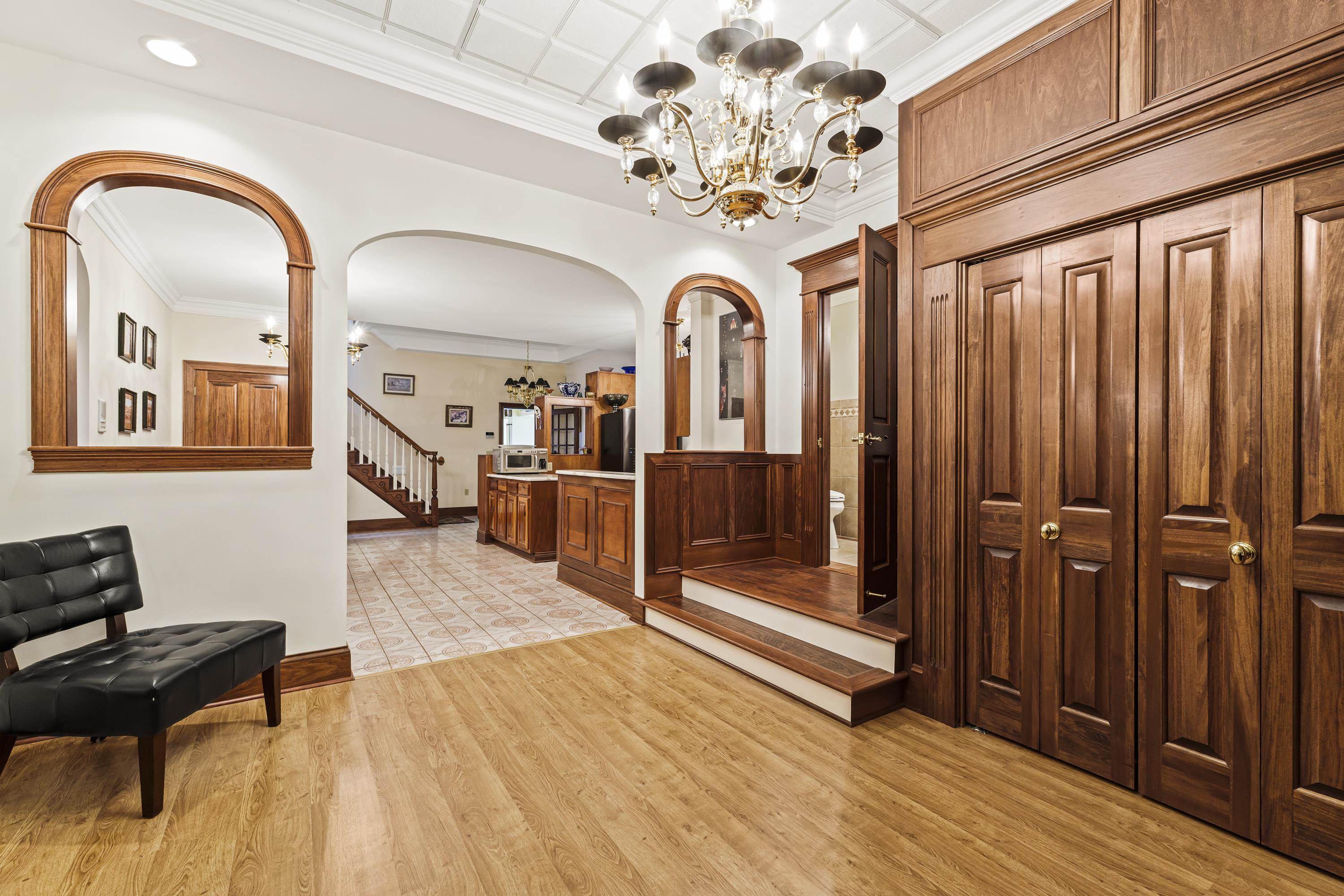 2830 Oakwood Court