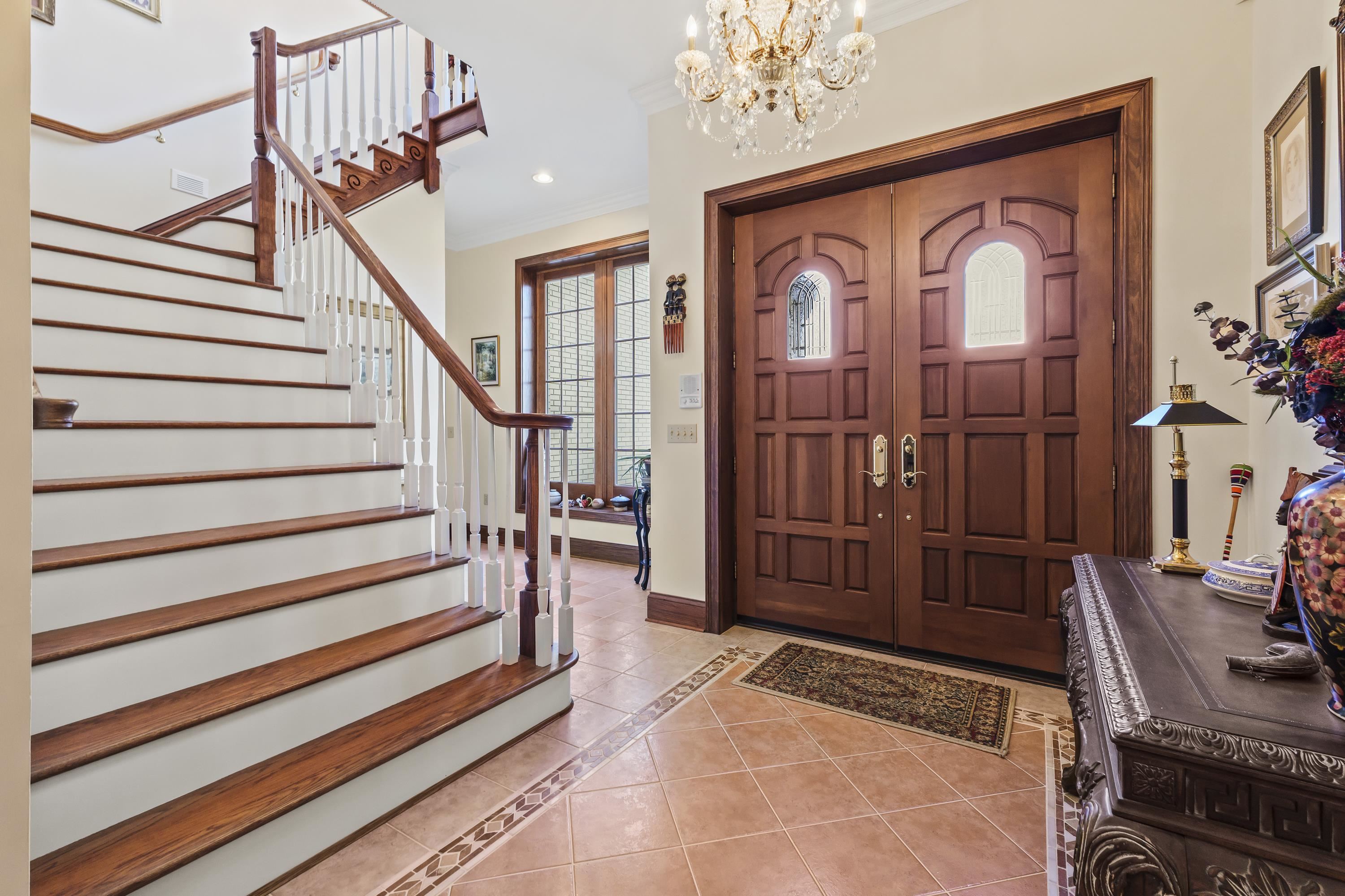 2830 Oakwood Court