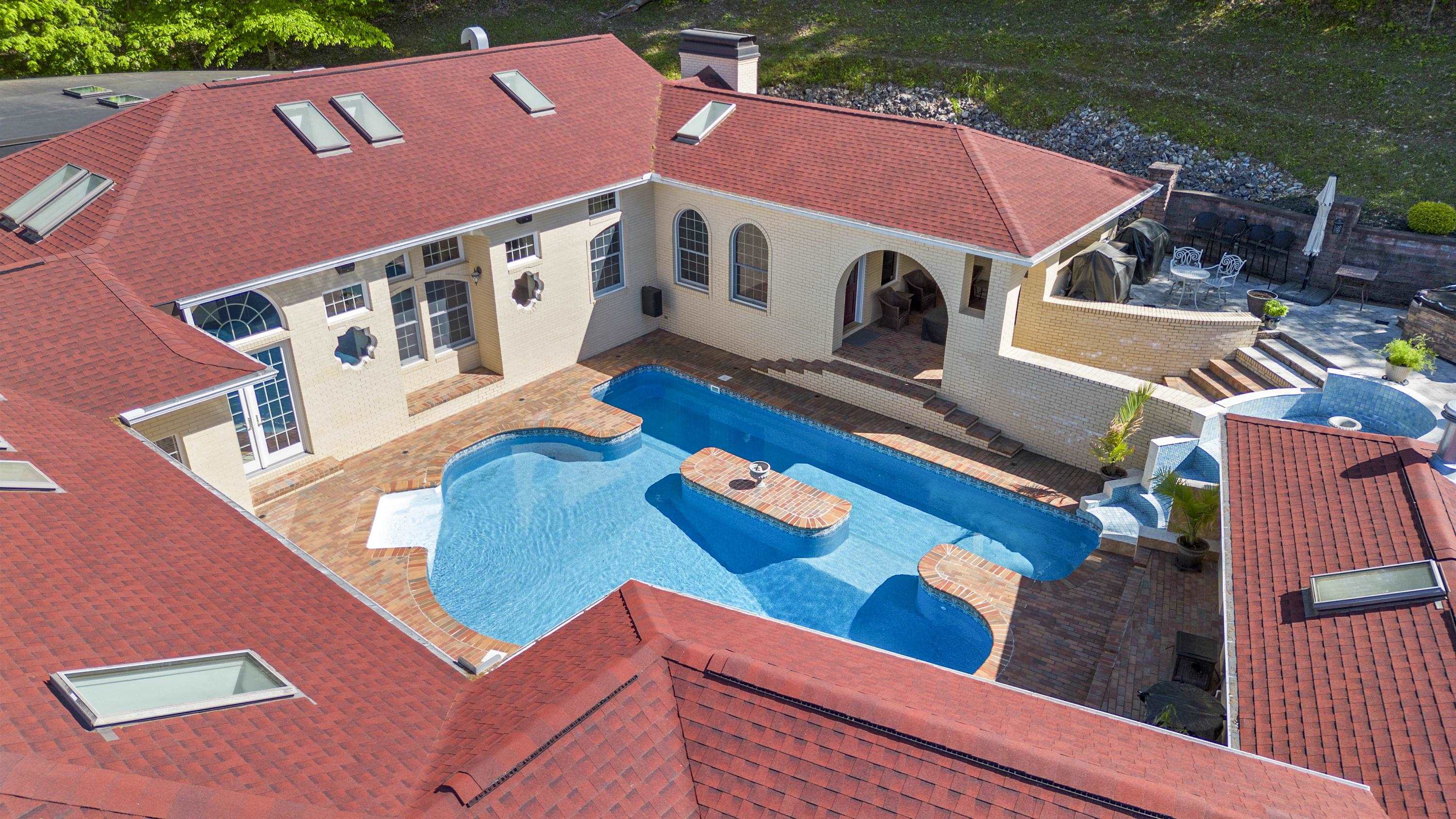 2830 Oakwood Court