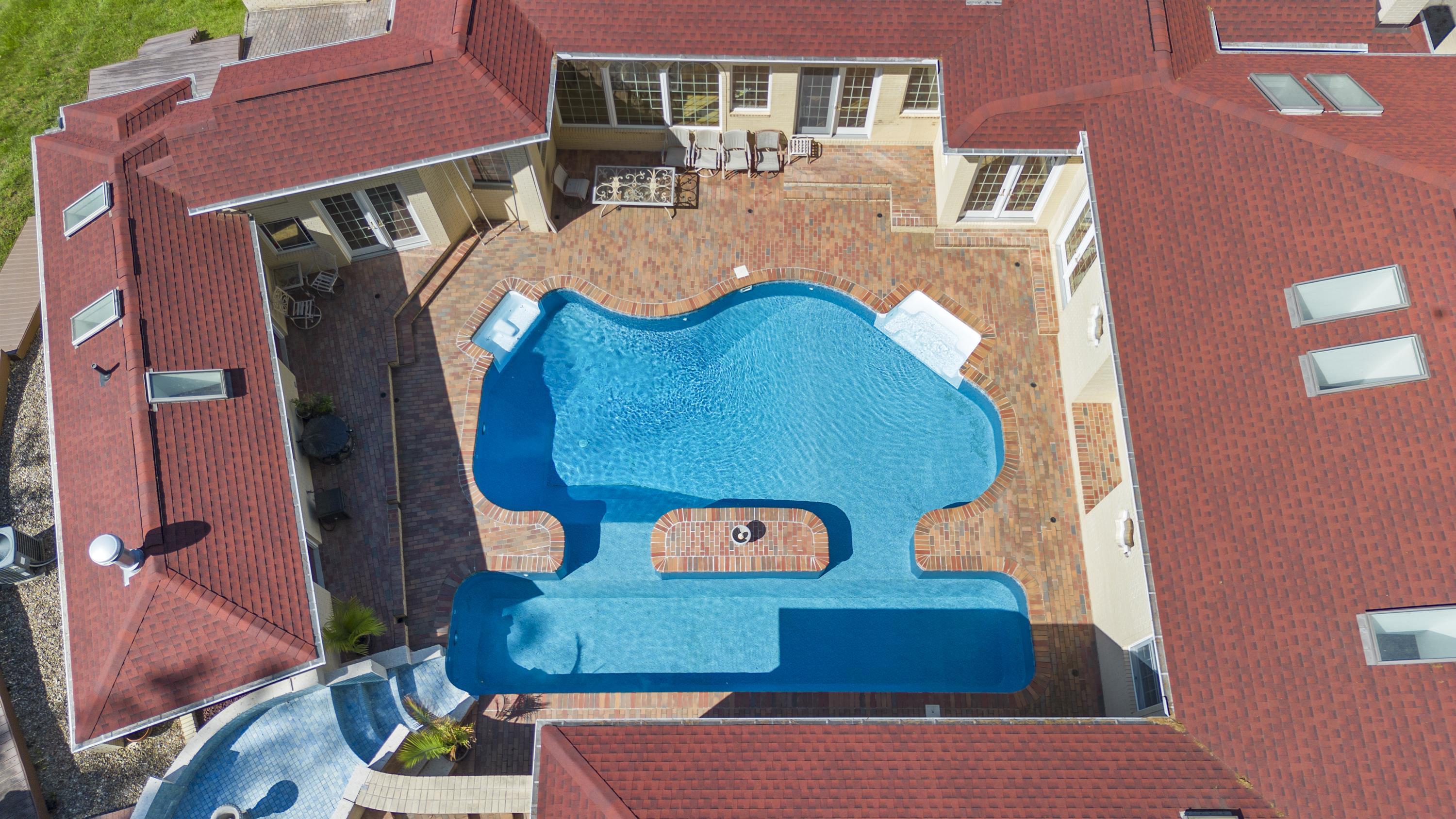 2830 Oakwood Court