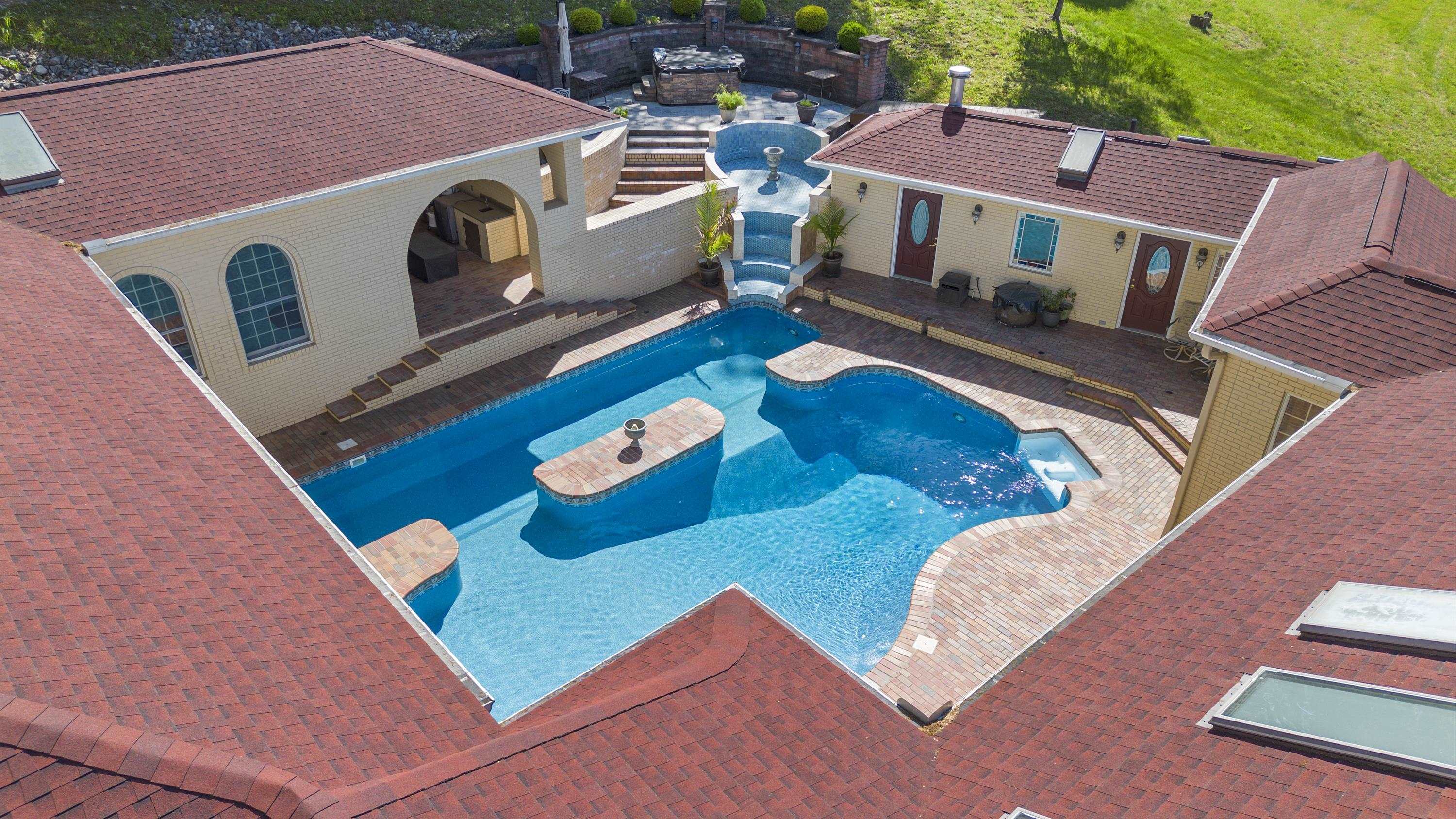 2830 Oakwood Court