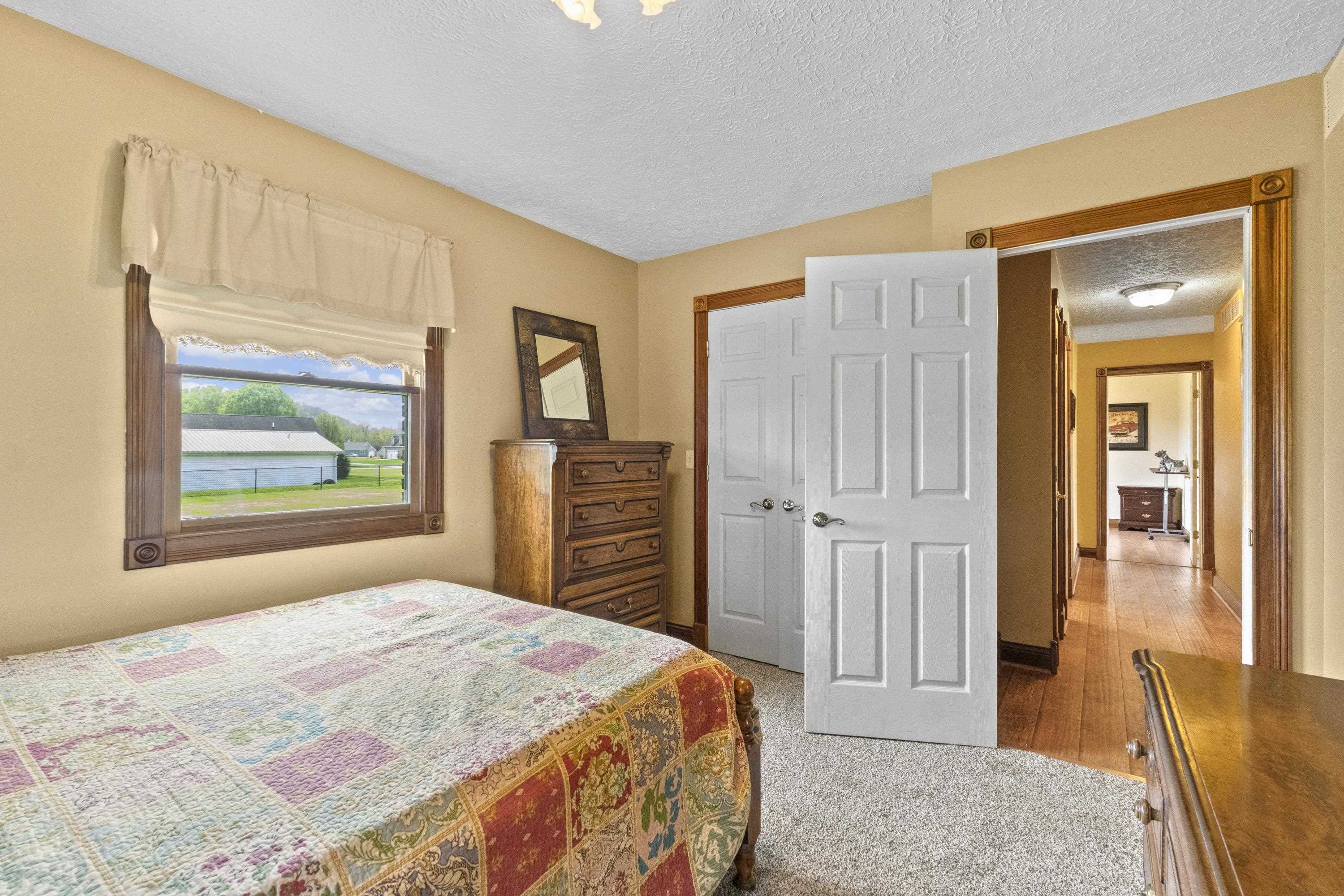 1016 E Midland Trail