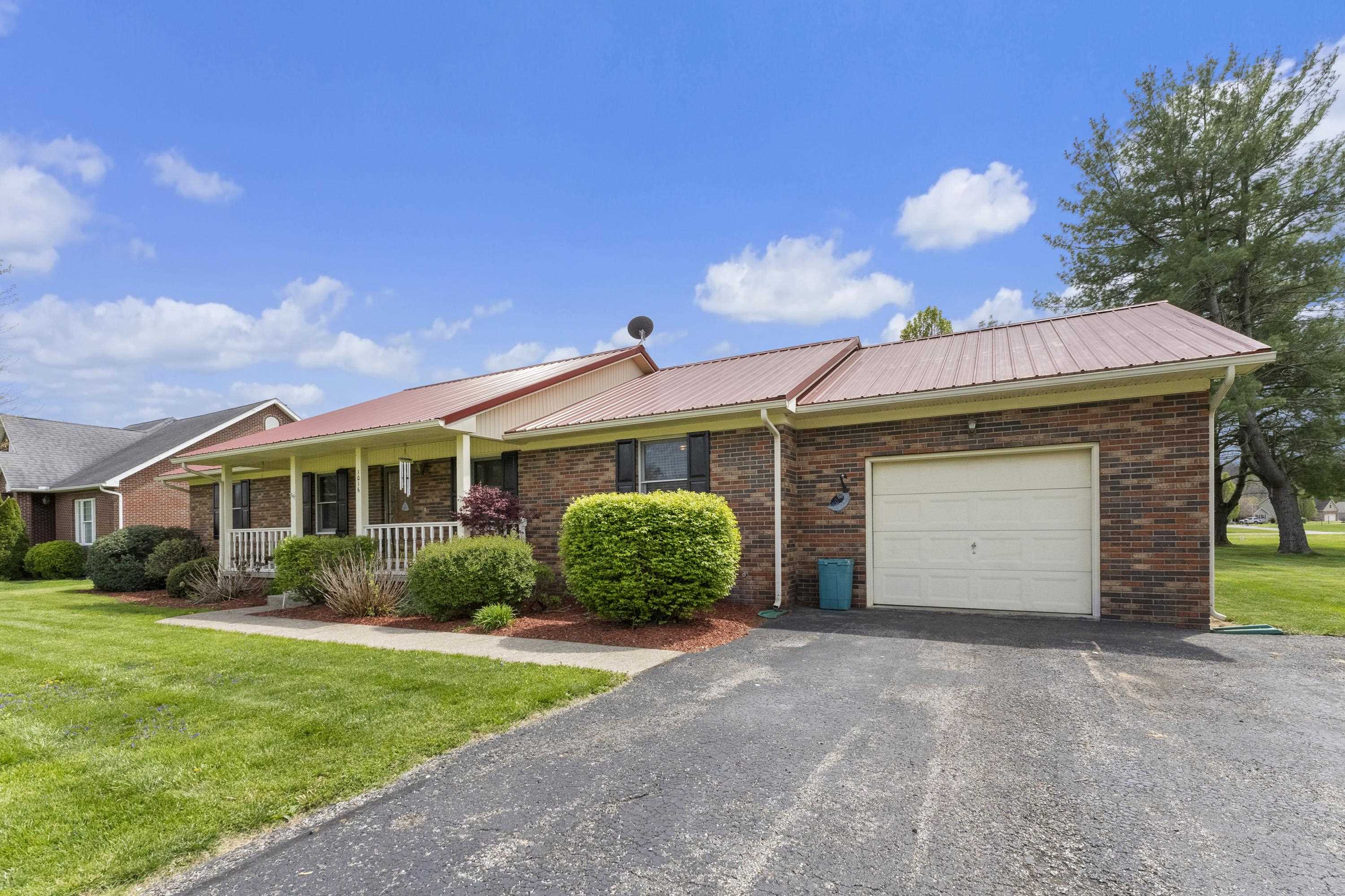 1016 E Midland Trail