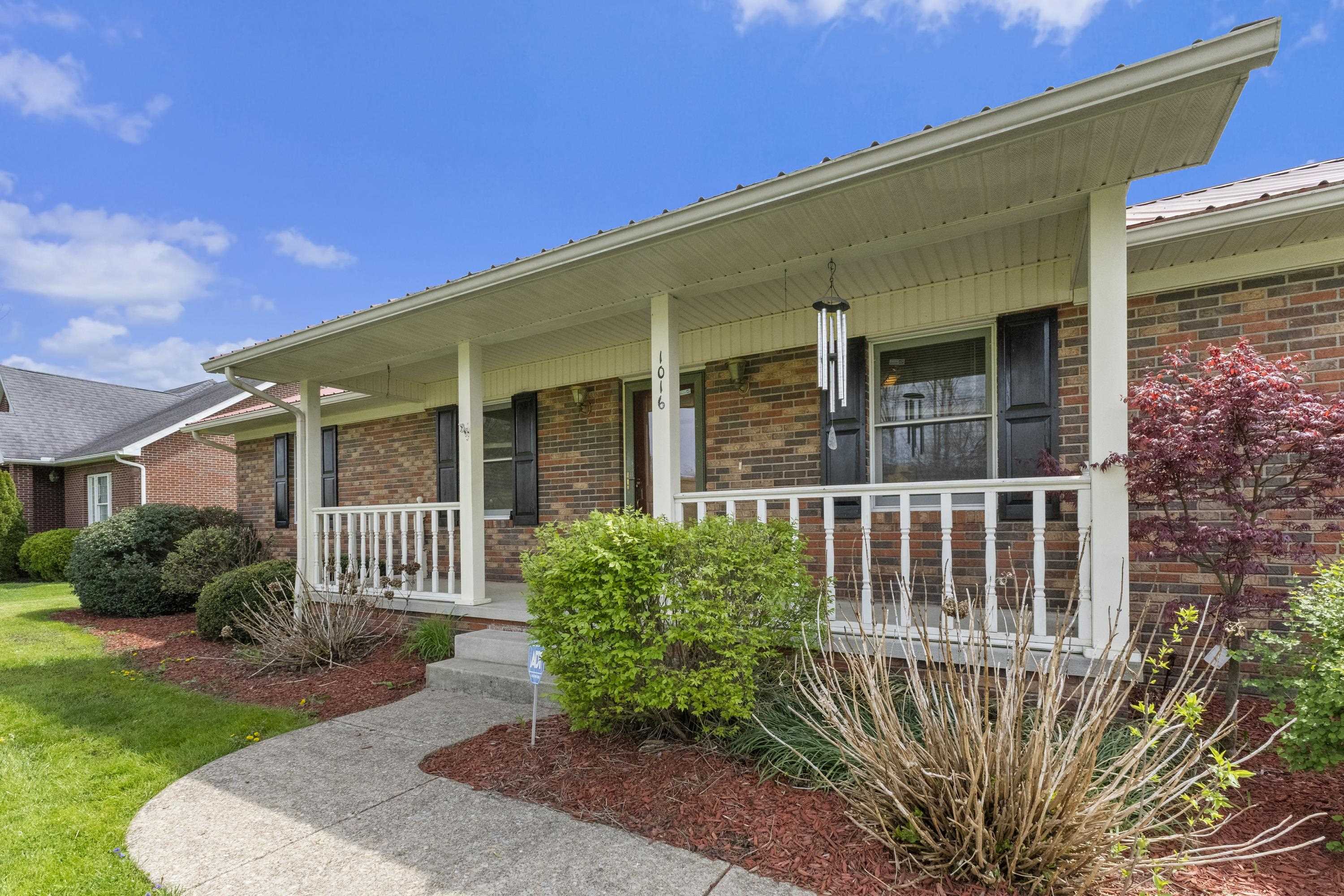 1016 E Midland Trail