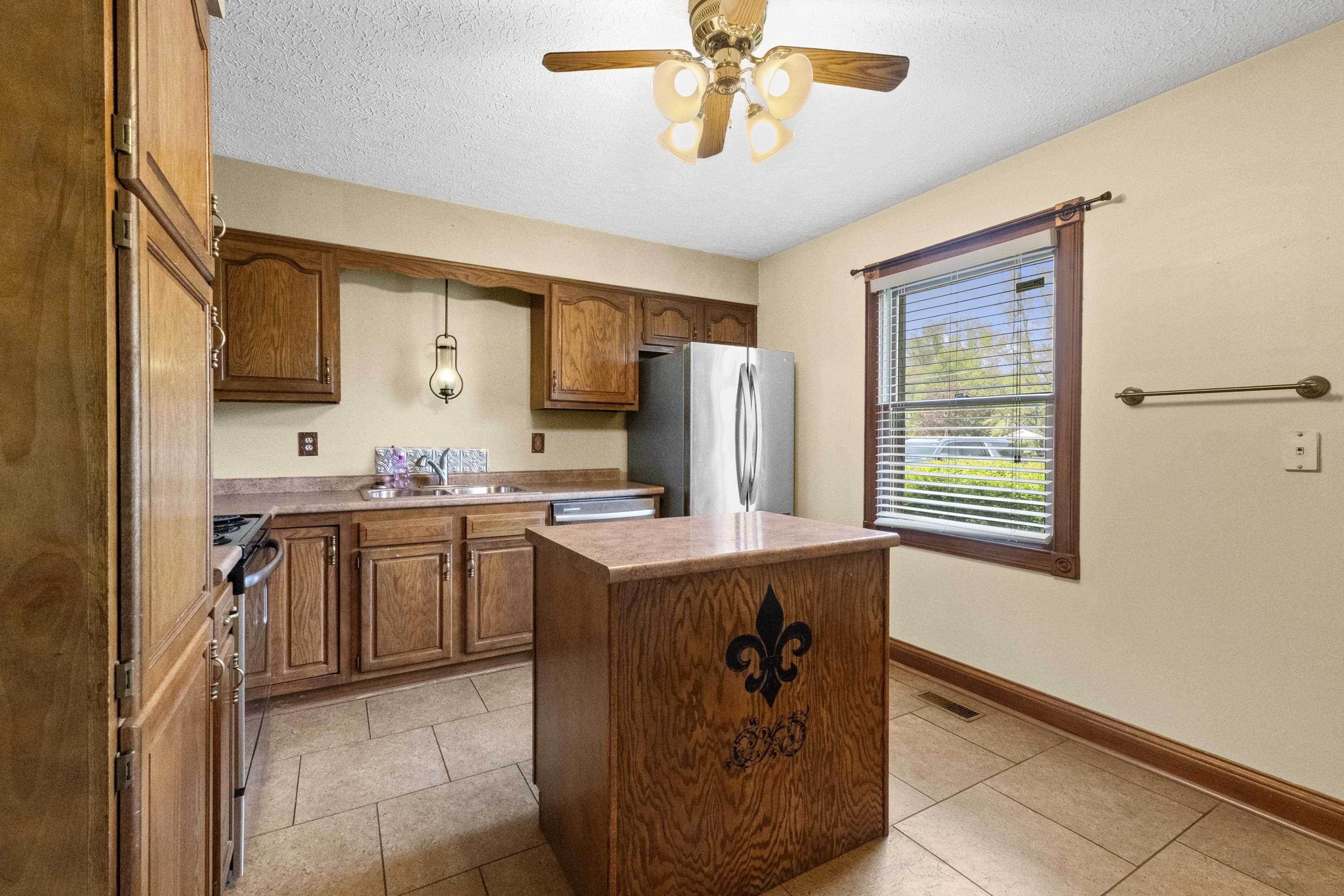 1016 E Midland Trail