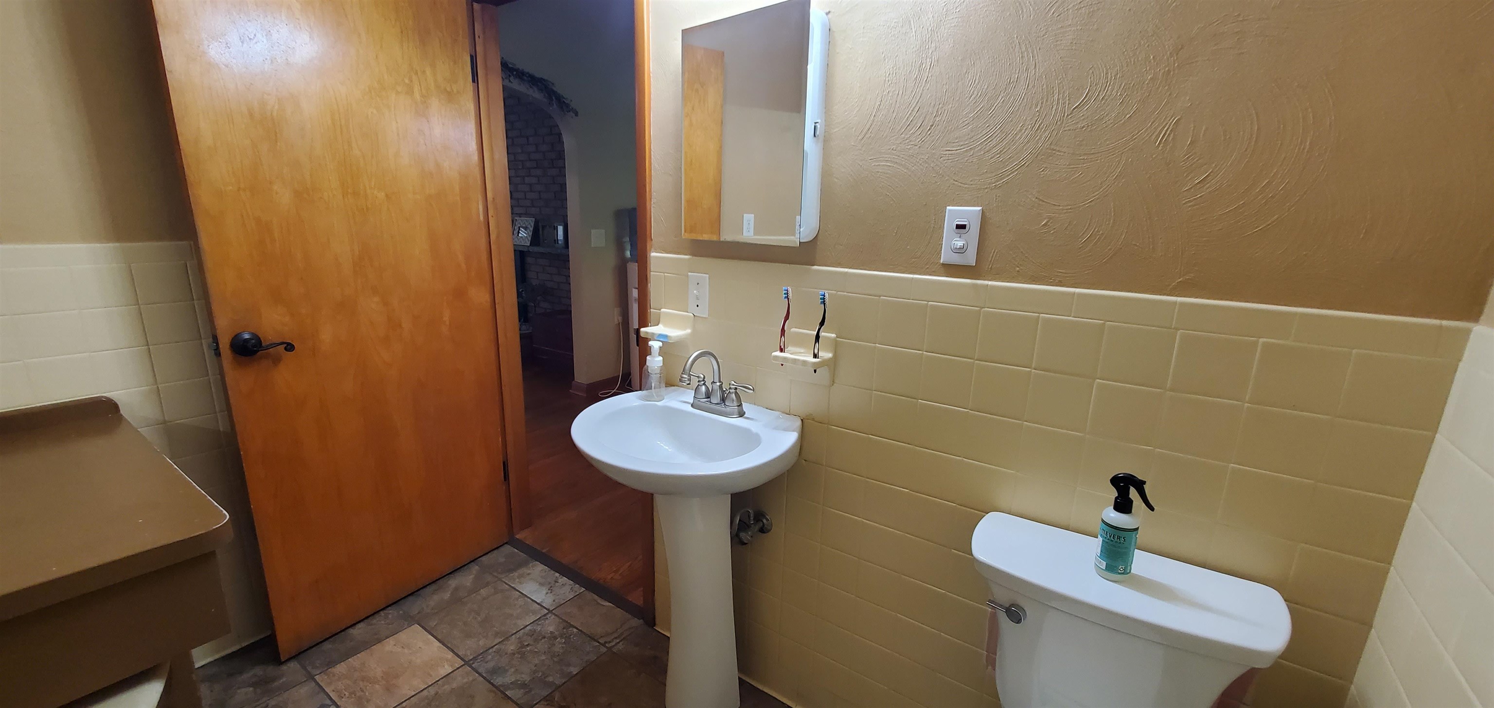 239 Robin Road