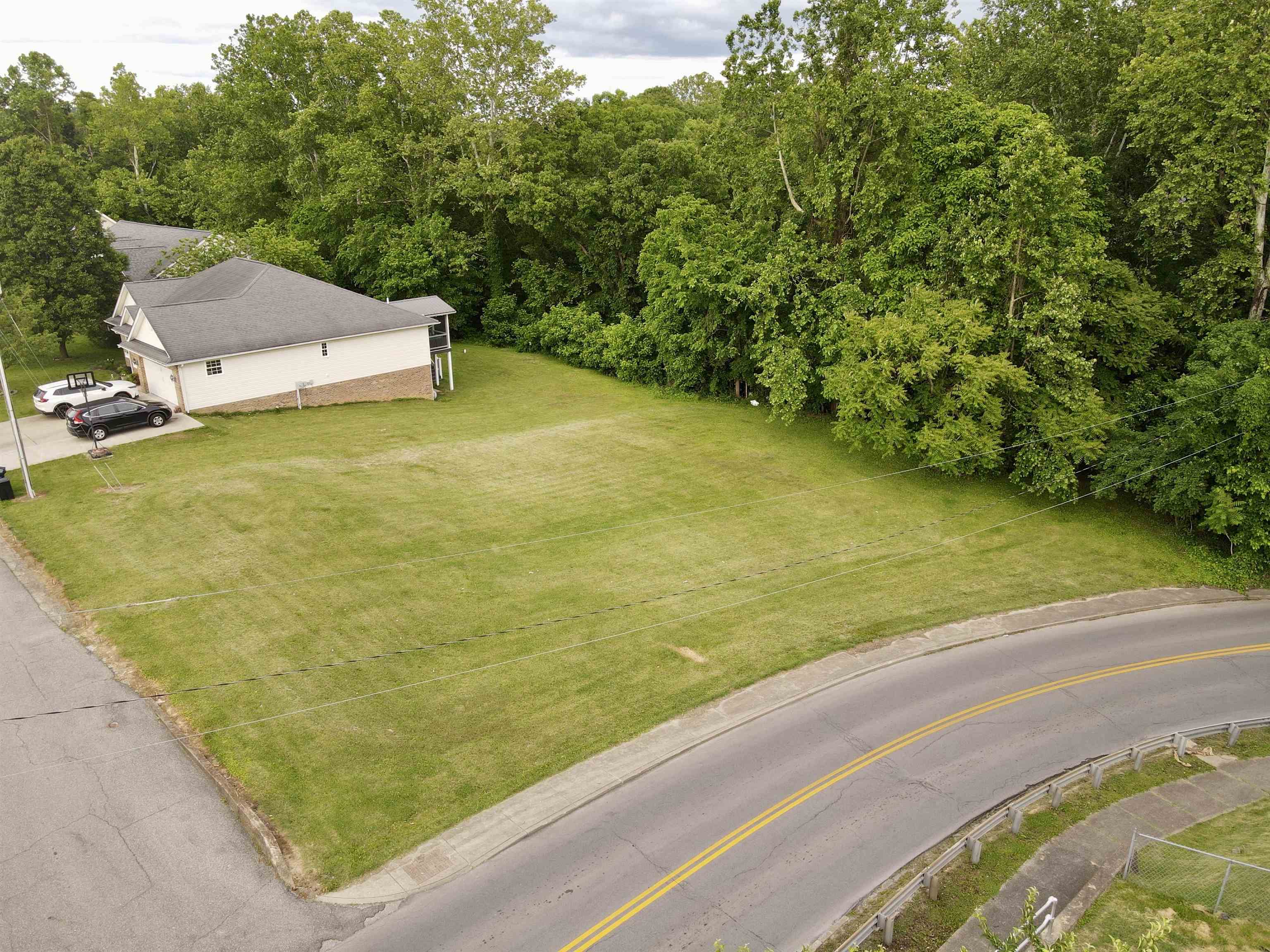 E Altamont Drive