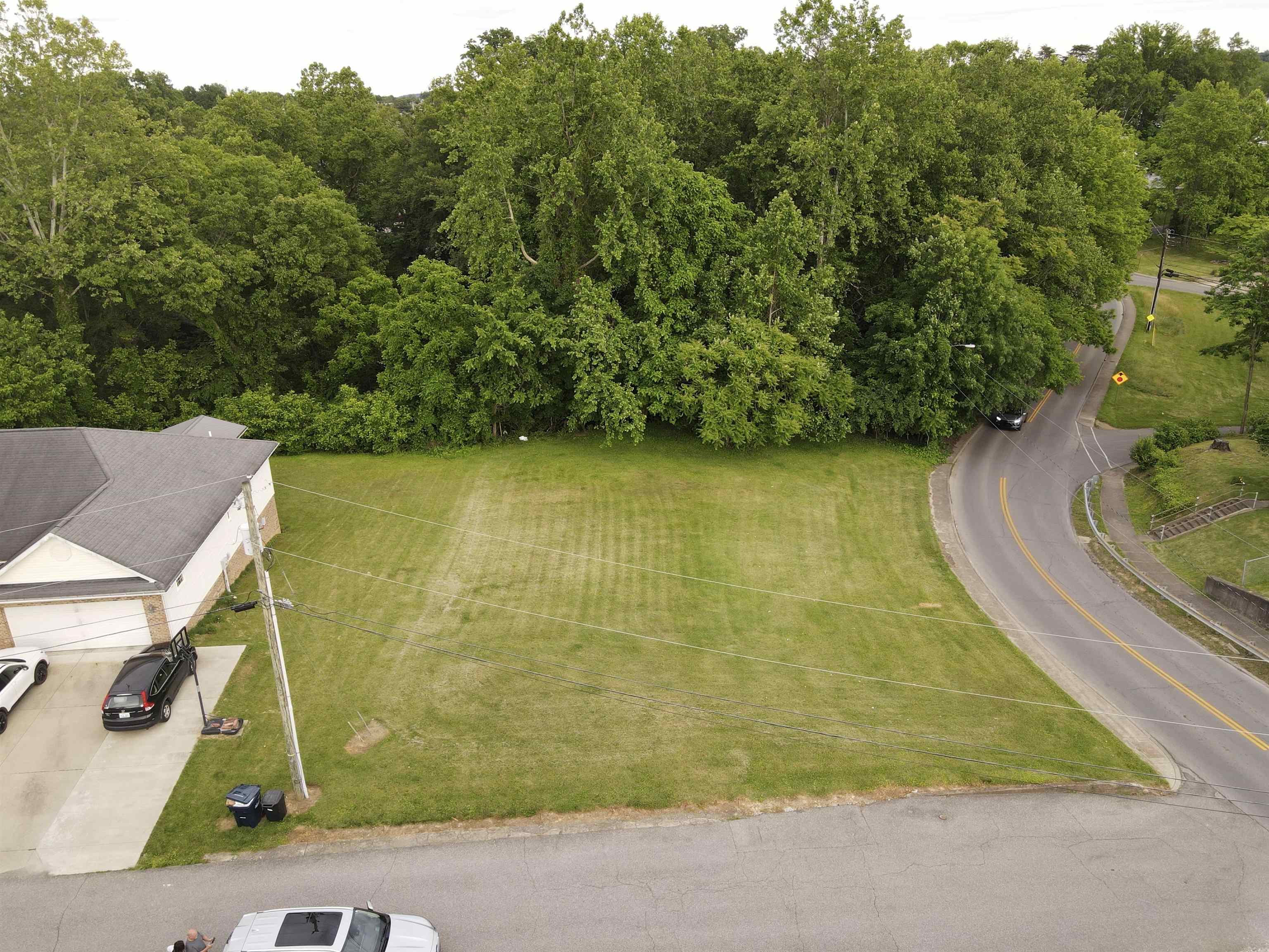 E Altamont Drive