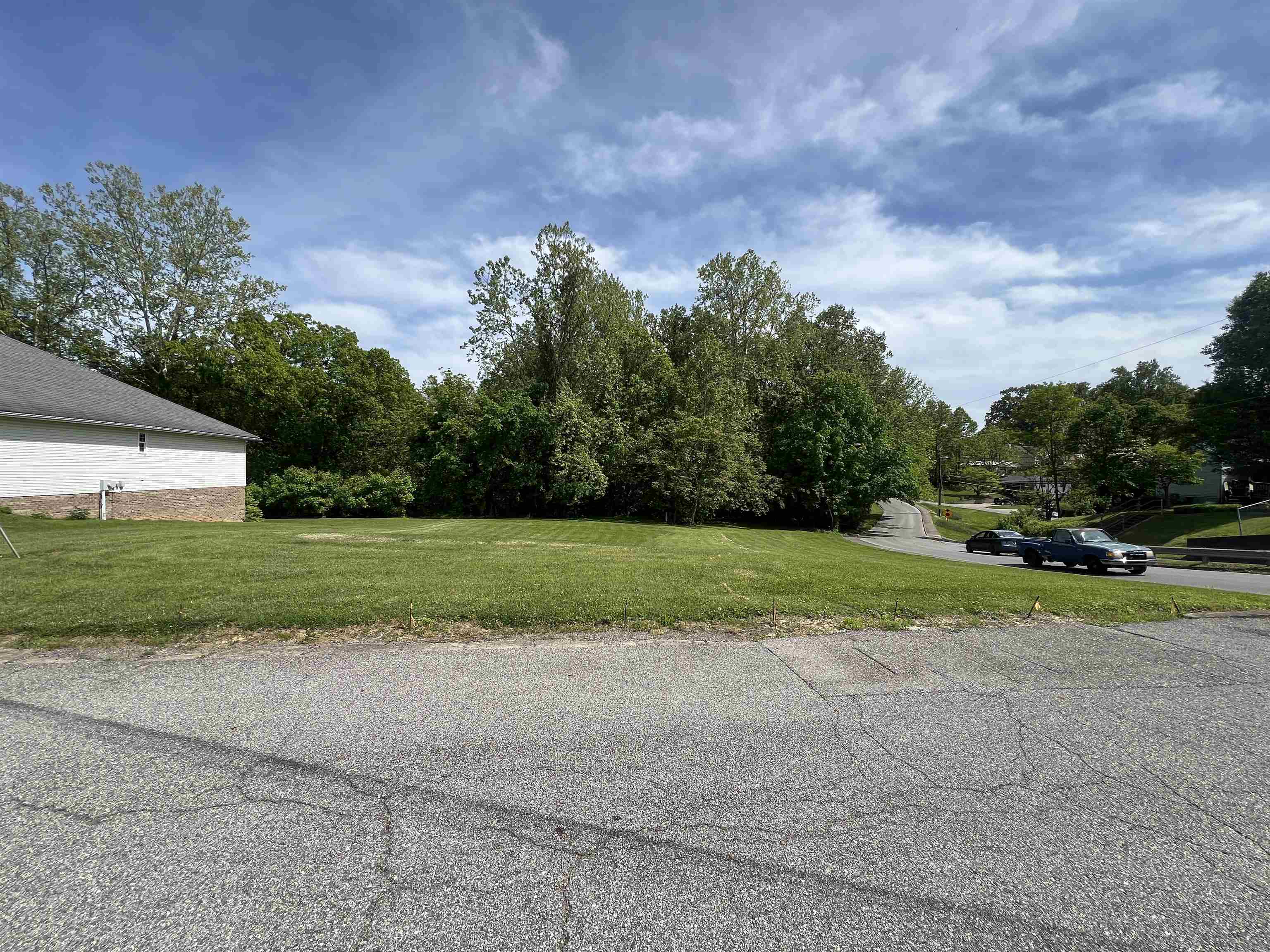 E Altamont Drive