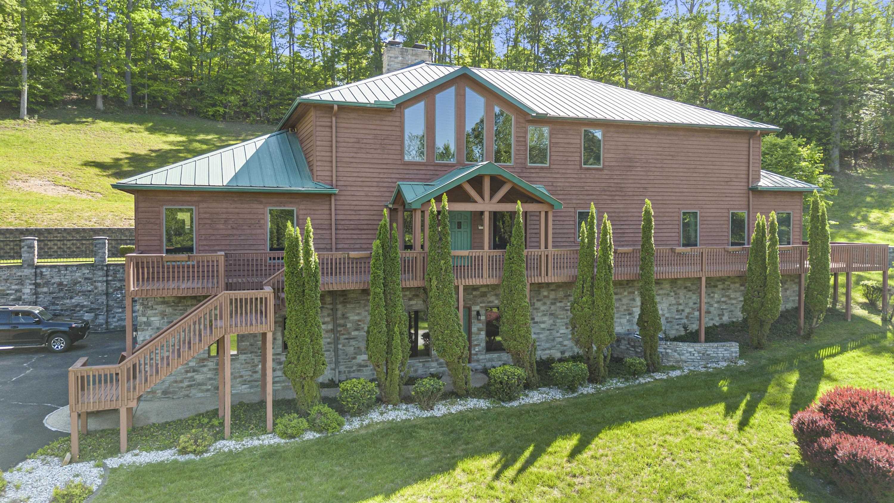2860 Oakwood Court