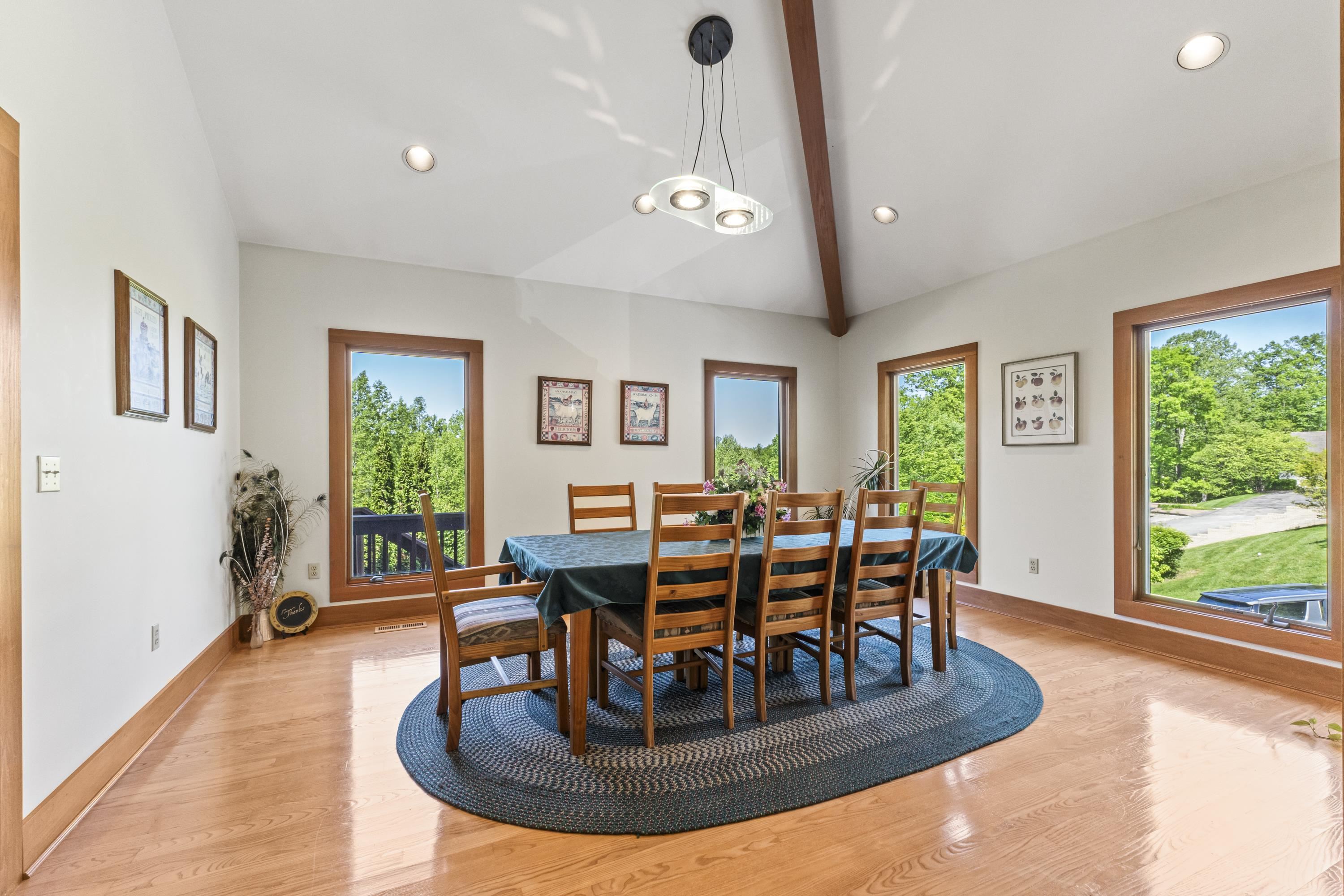 2860 Oakwood Court