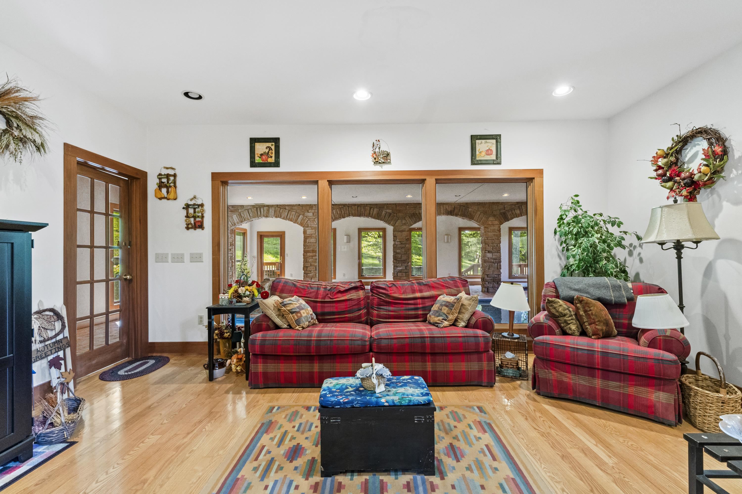 2860 Oakwood Court