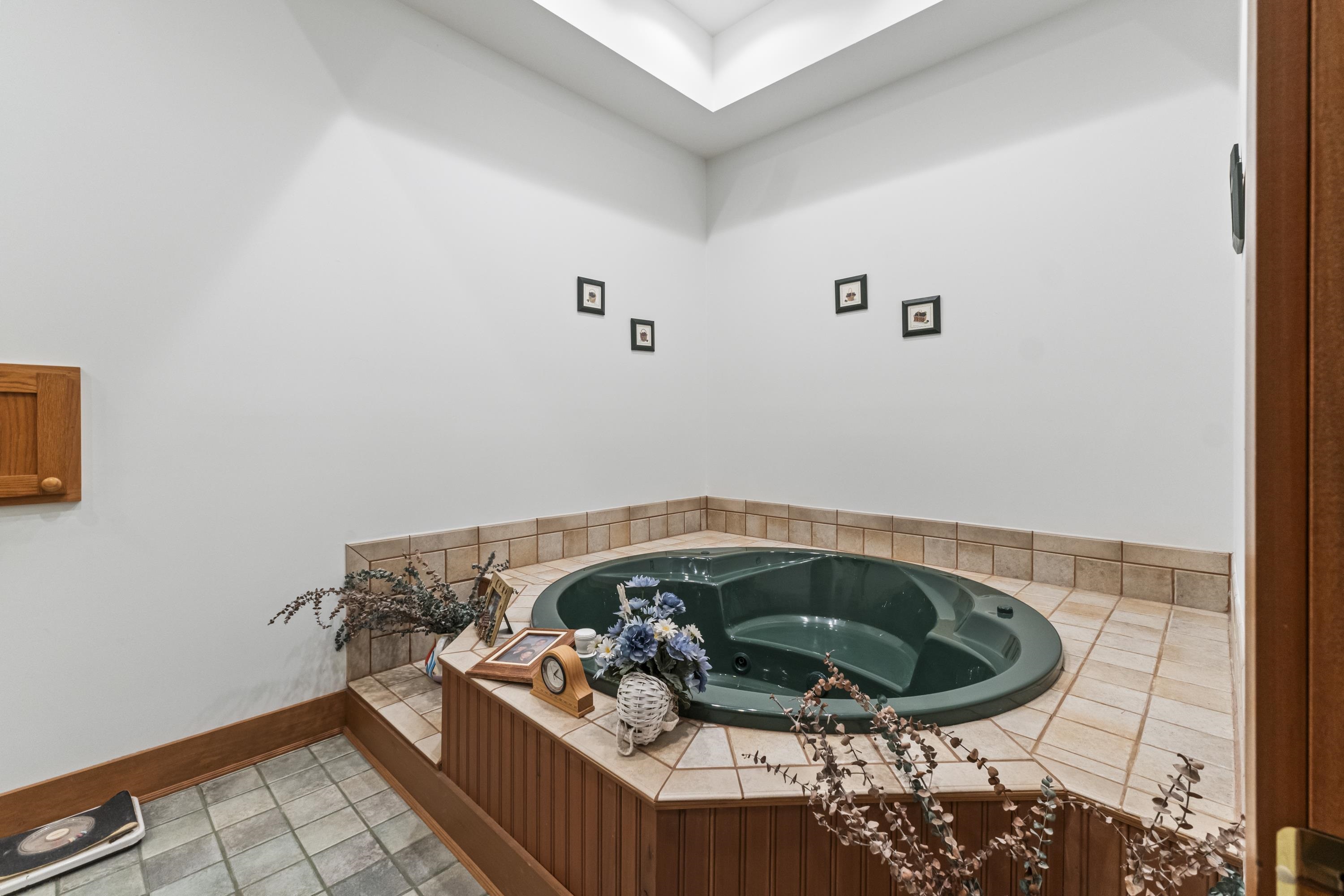 2860 Oakwood Court