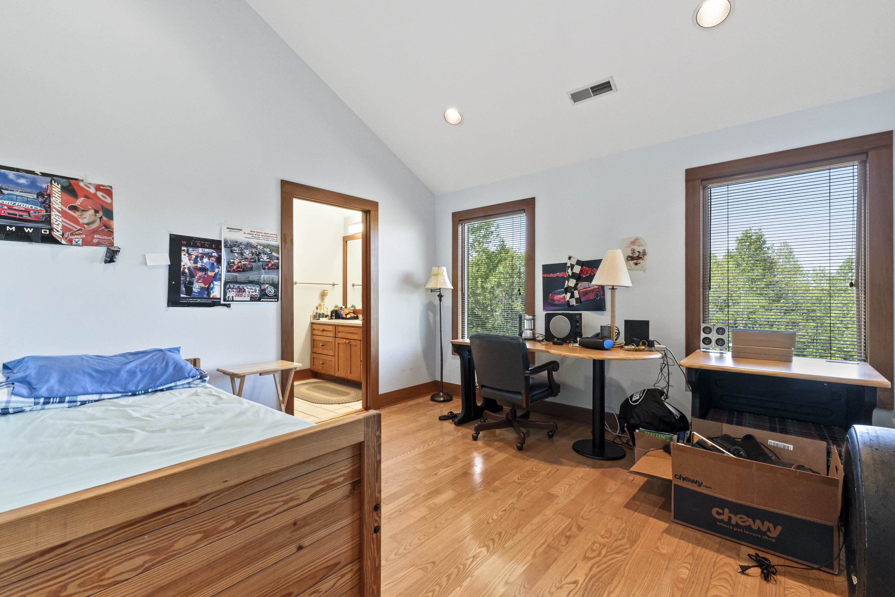 2860 Oakwood Court