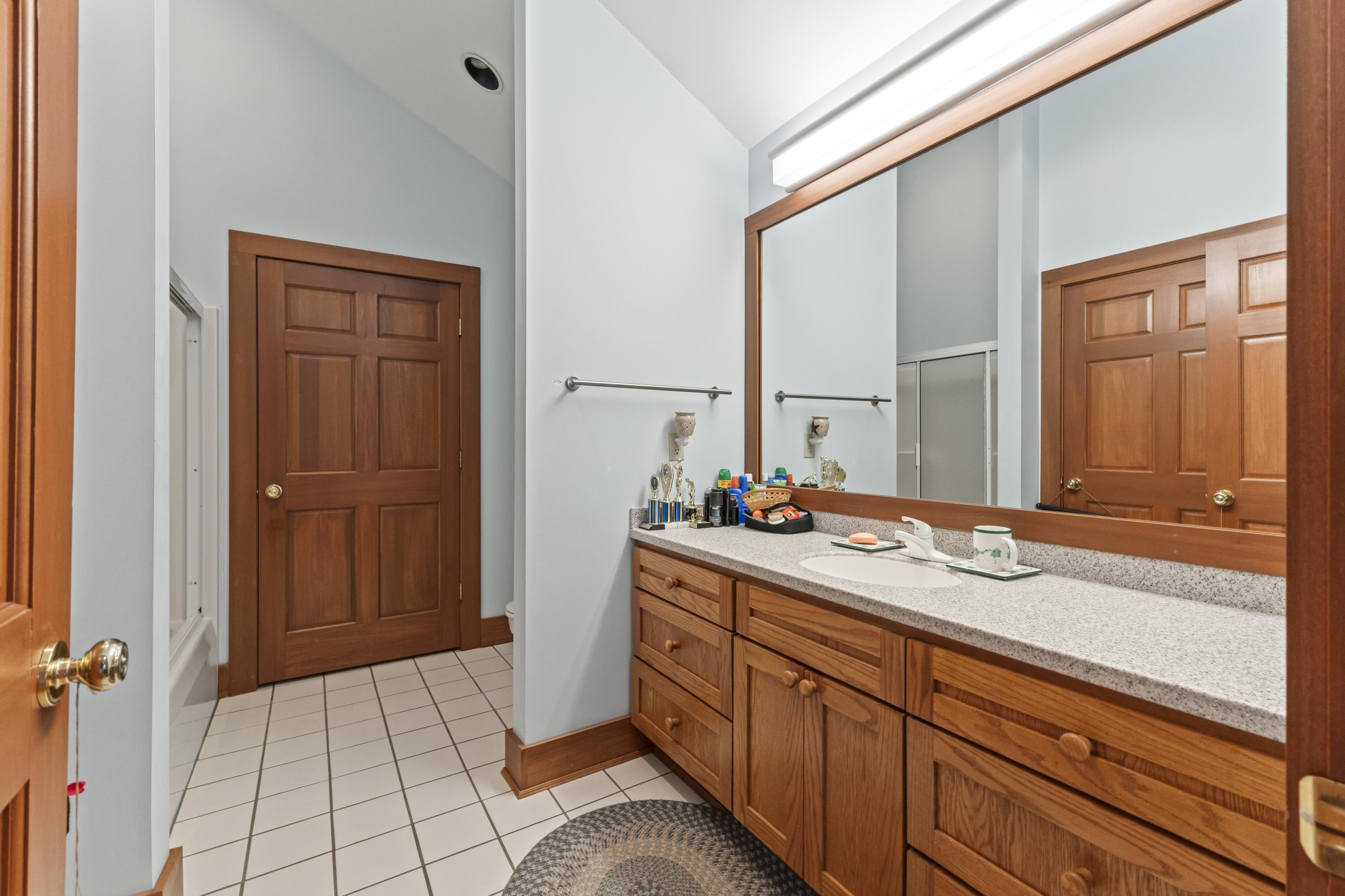 2860 Oakwood Court