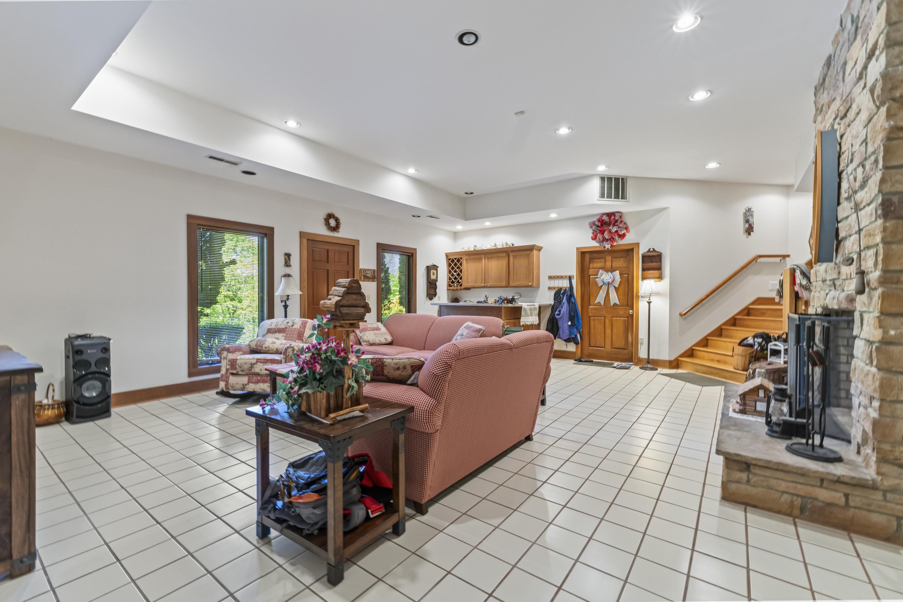 2860 Oakwood Court