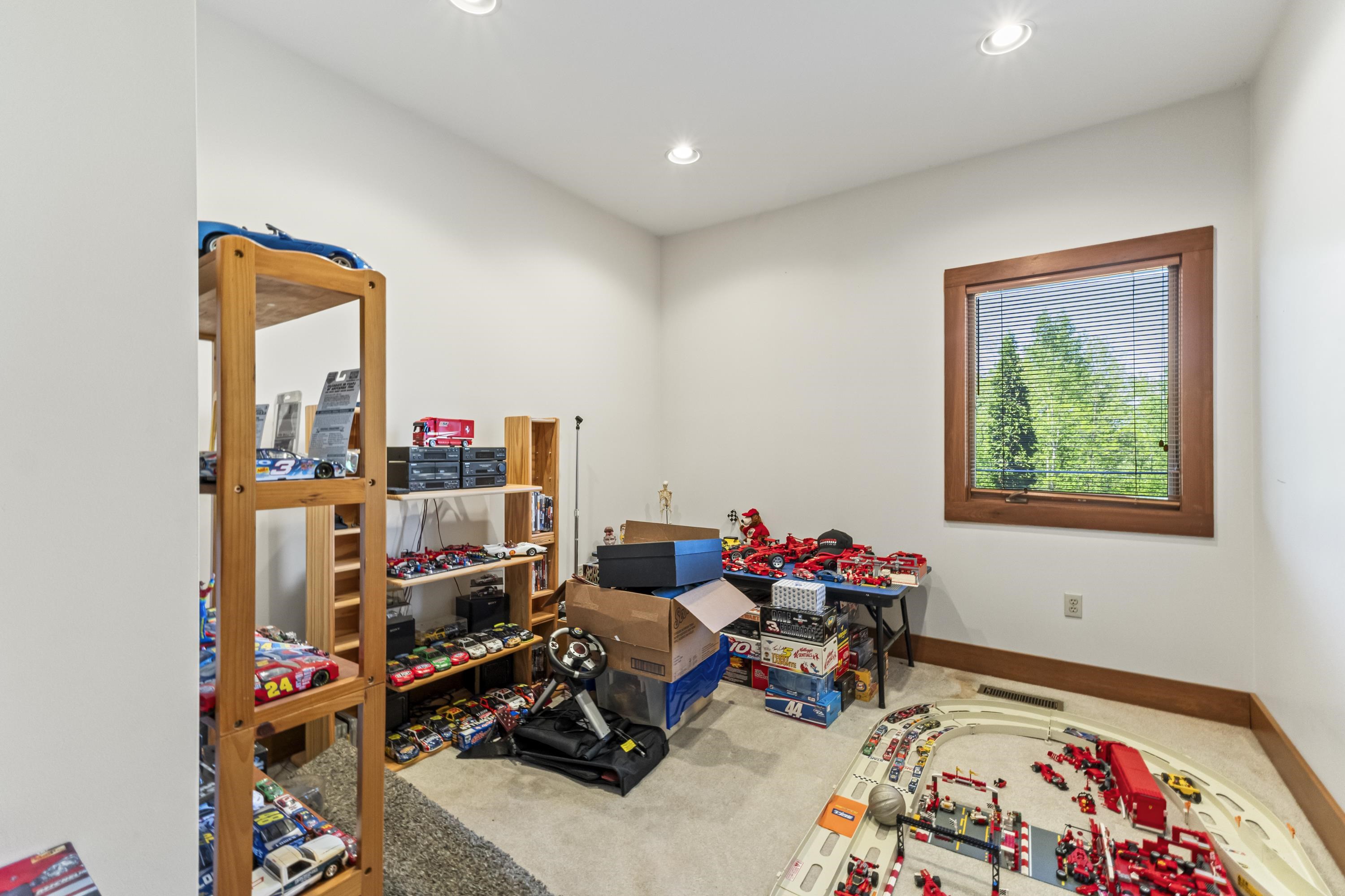 2860 Oakwood Court