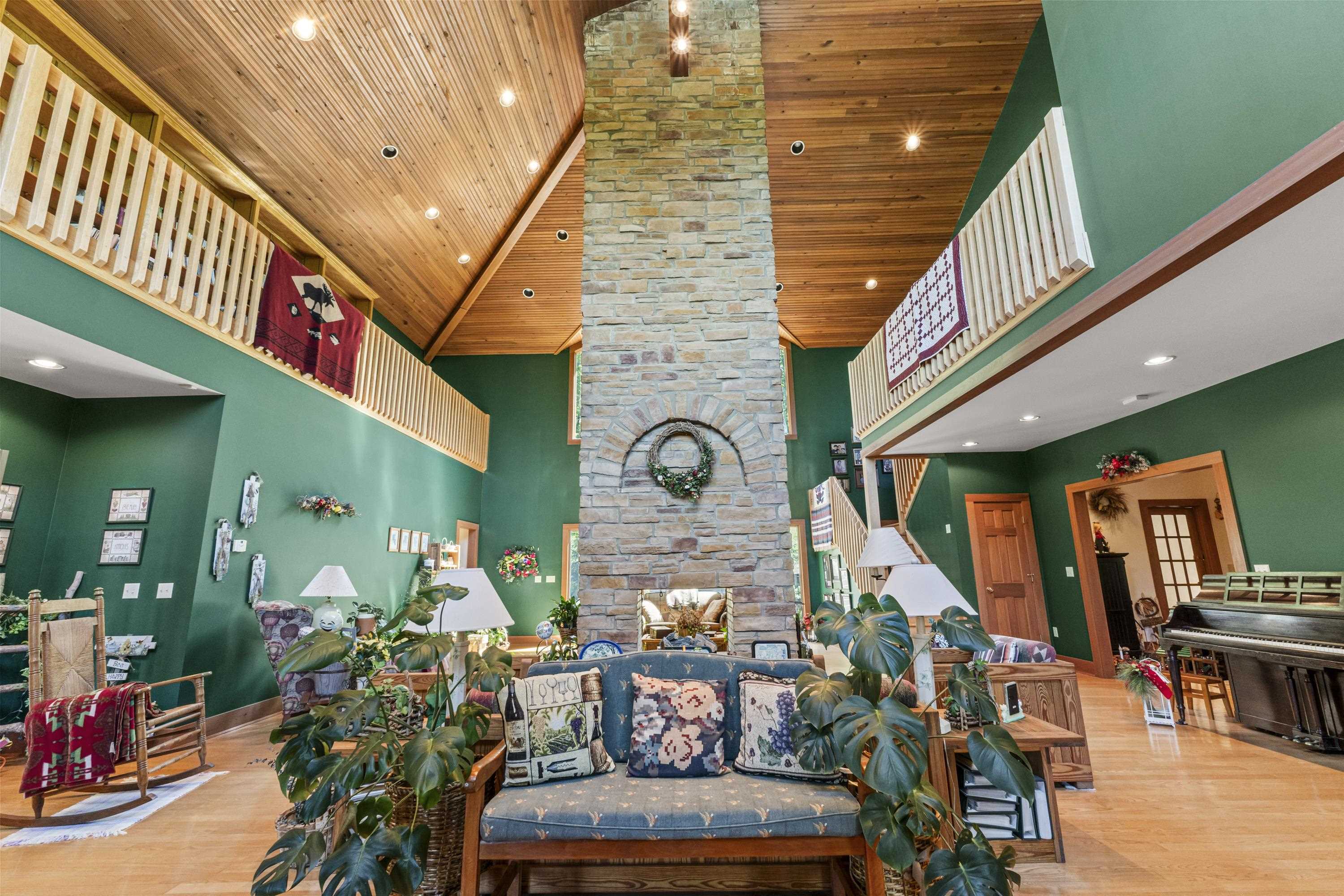 2860 Oakwood Court