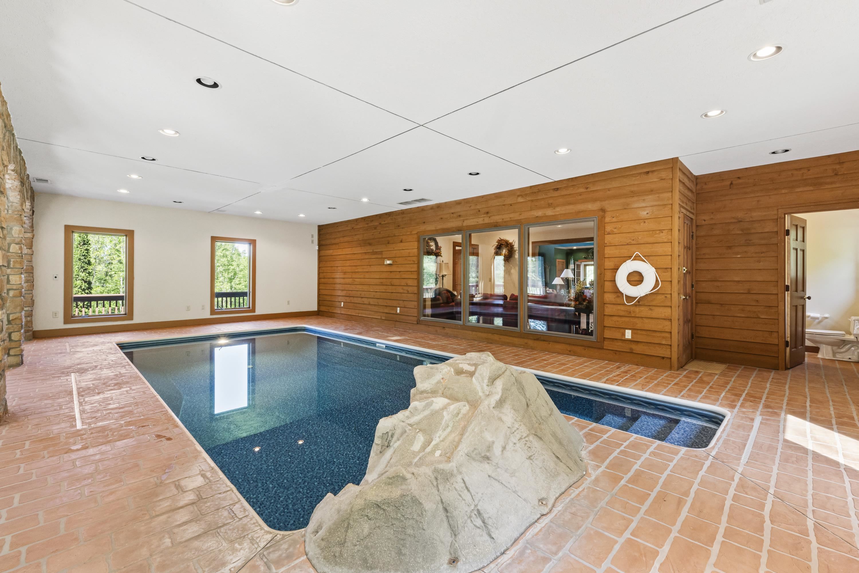 2860 Oakwood Court