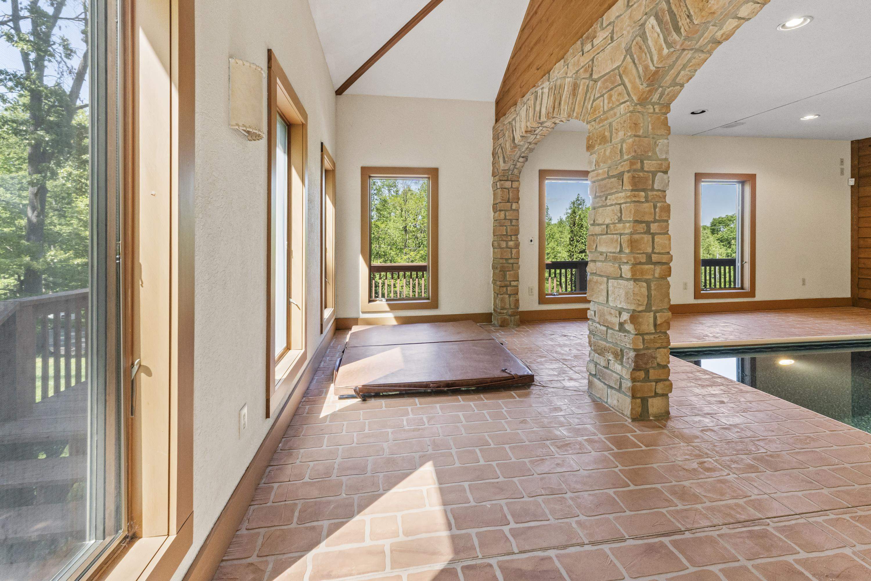 2860 Oakwood Court