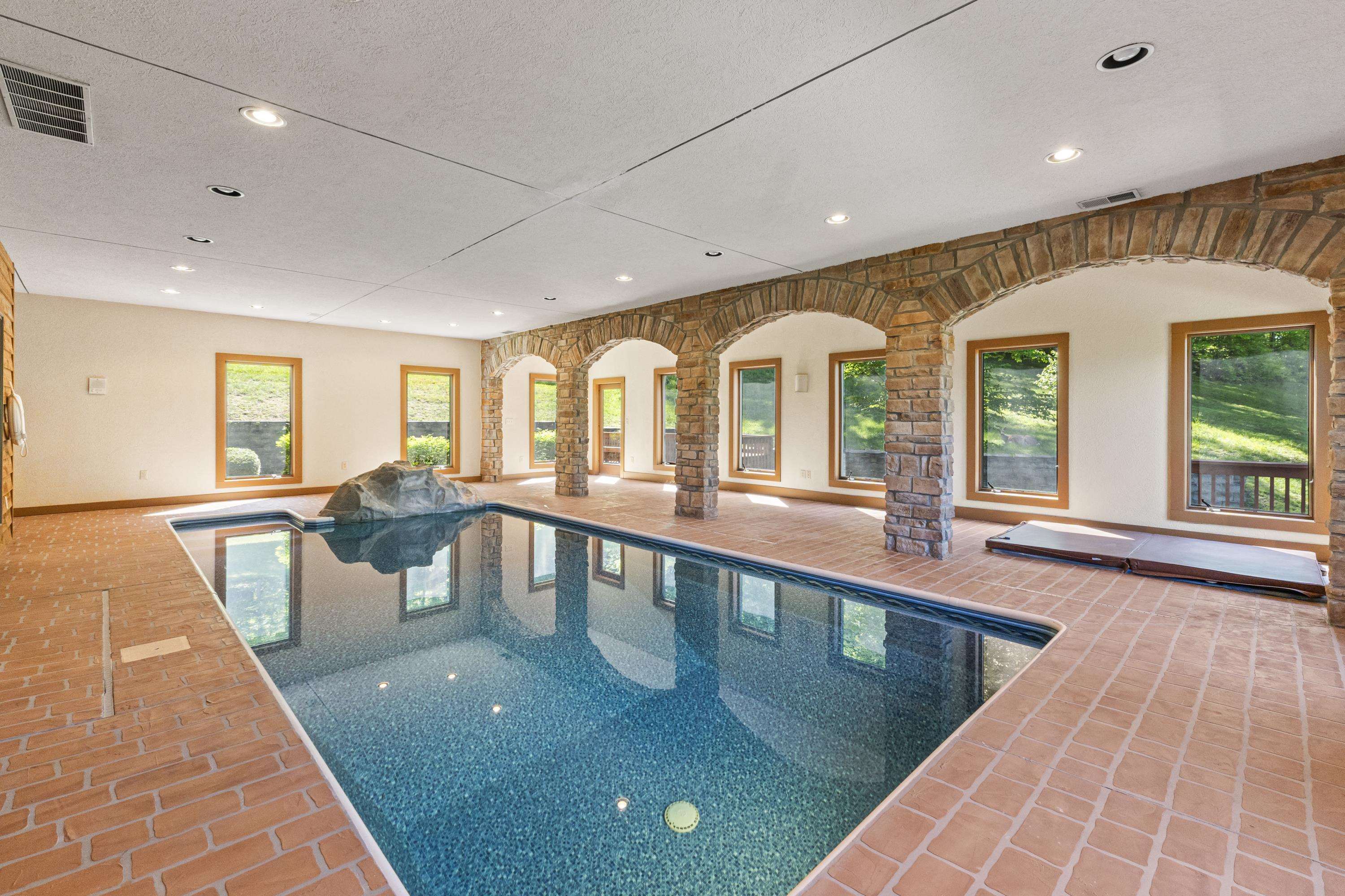 2860 Oakwood Court