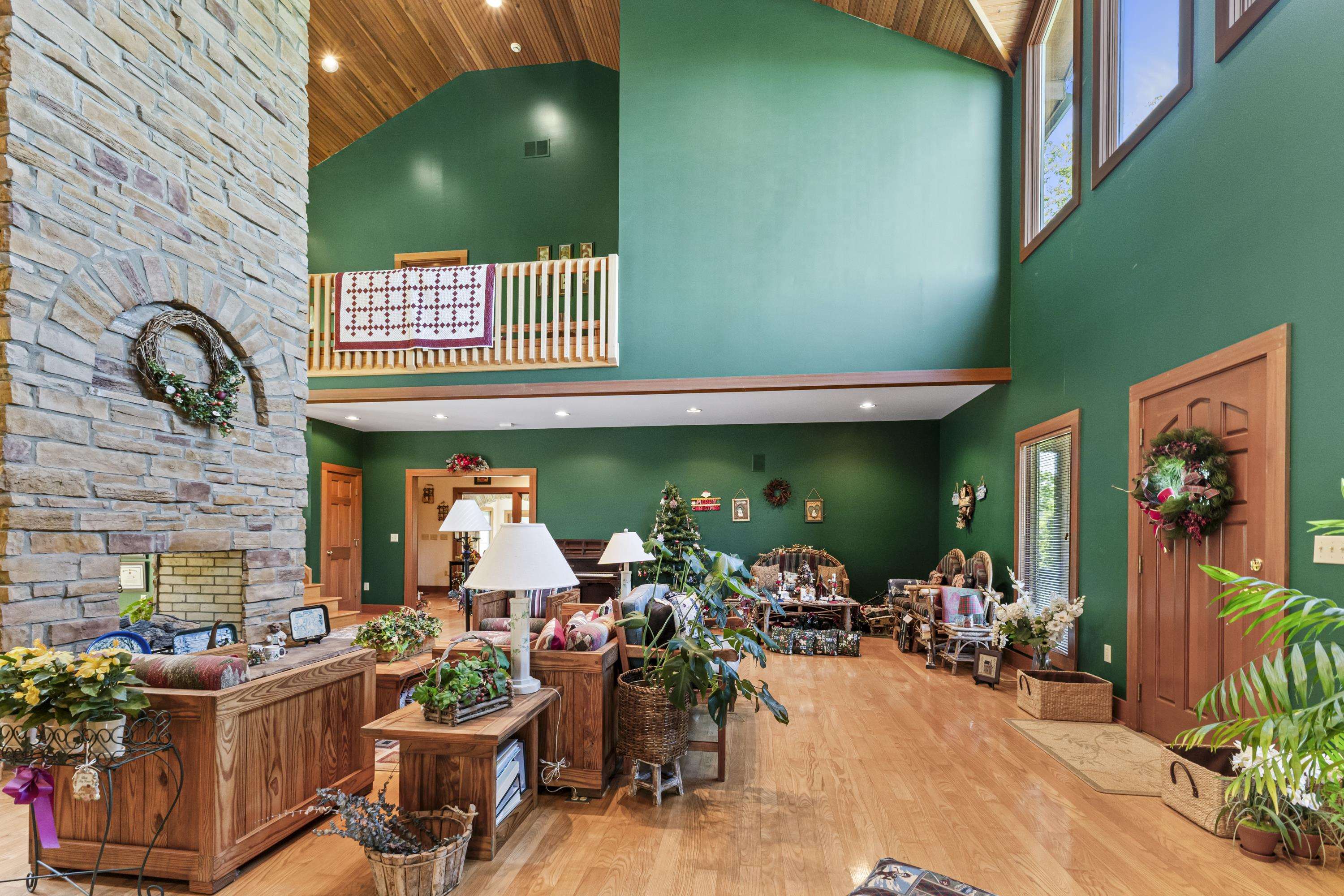2860 Oakwood Court