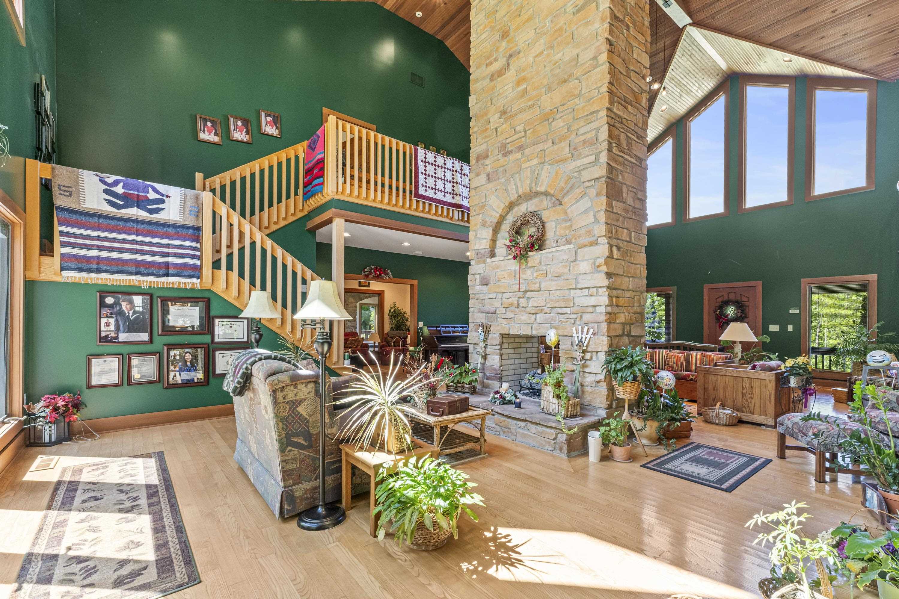 2860 Oakwood Court