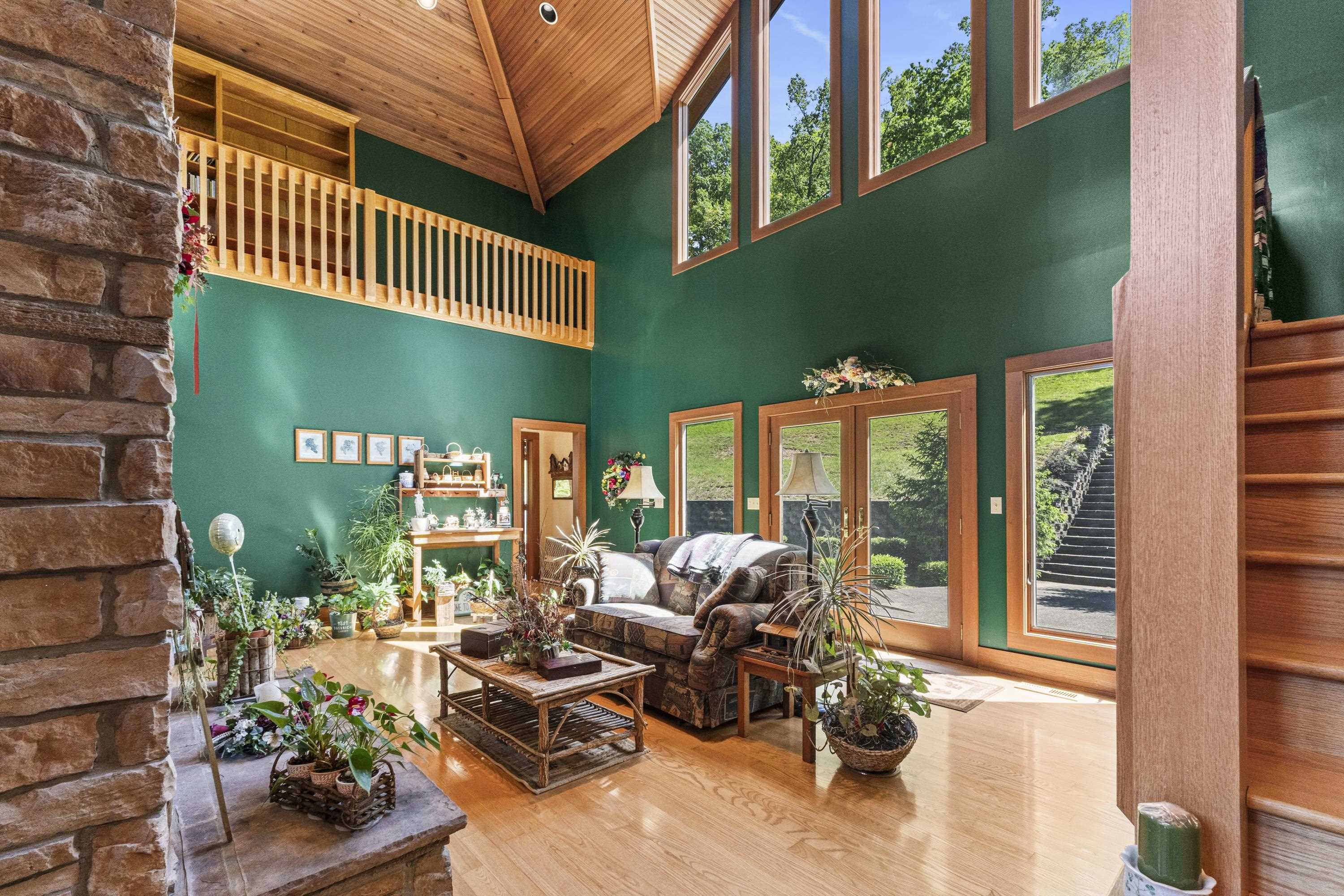2860 Oakwood Court
