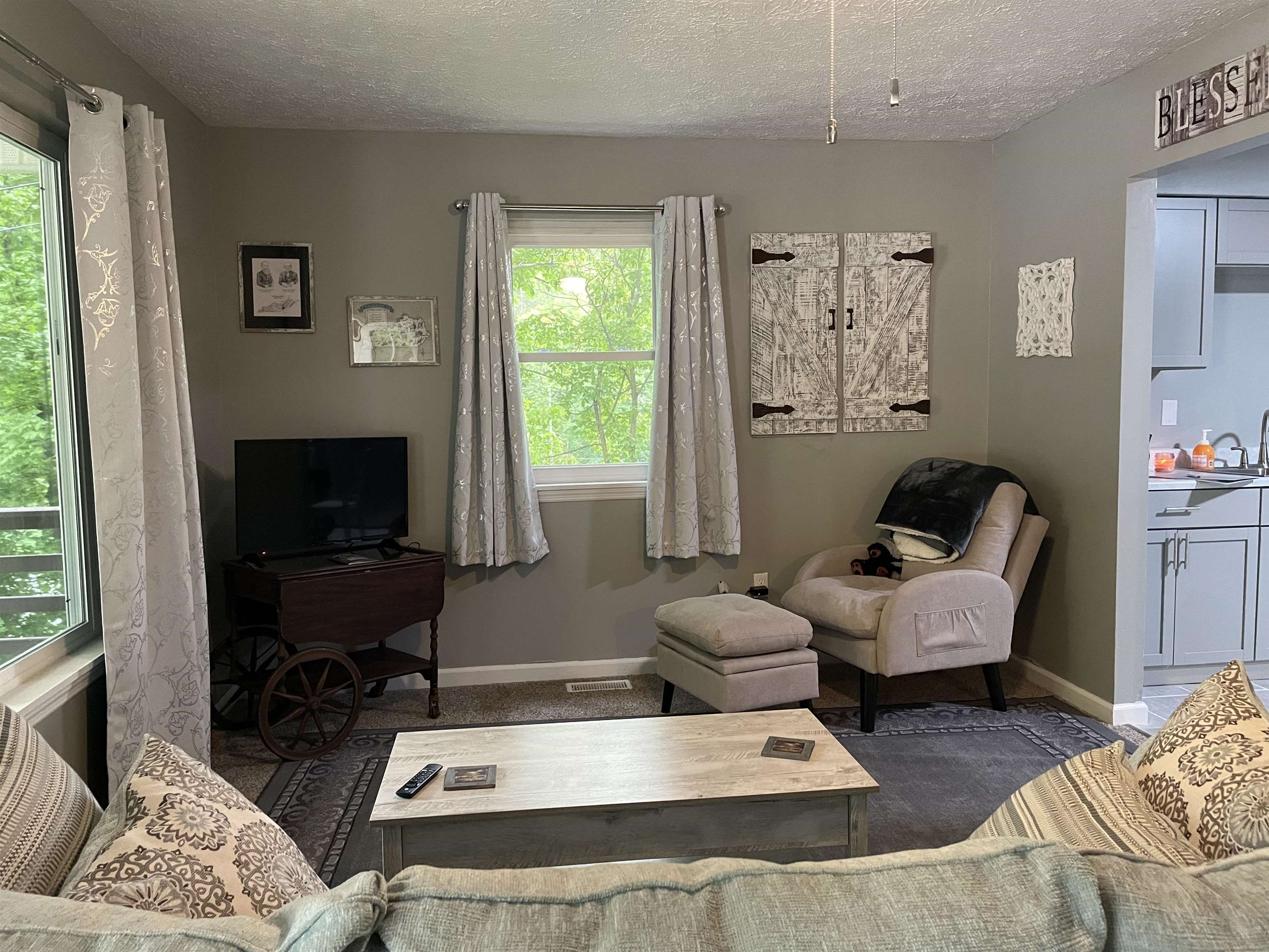 1621 S State Highway 207