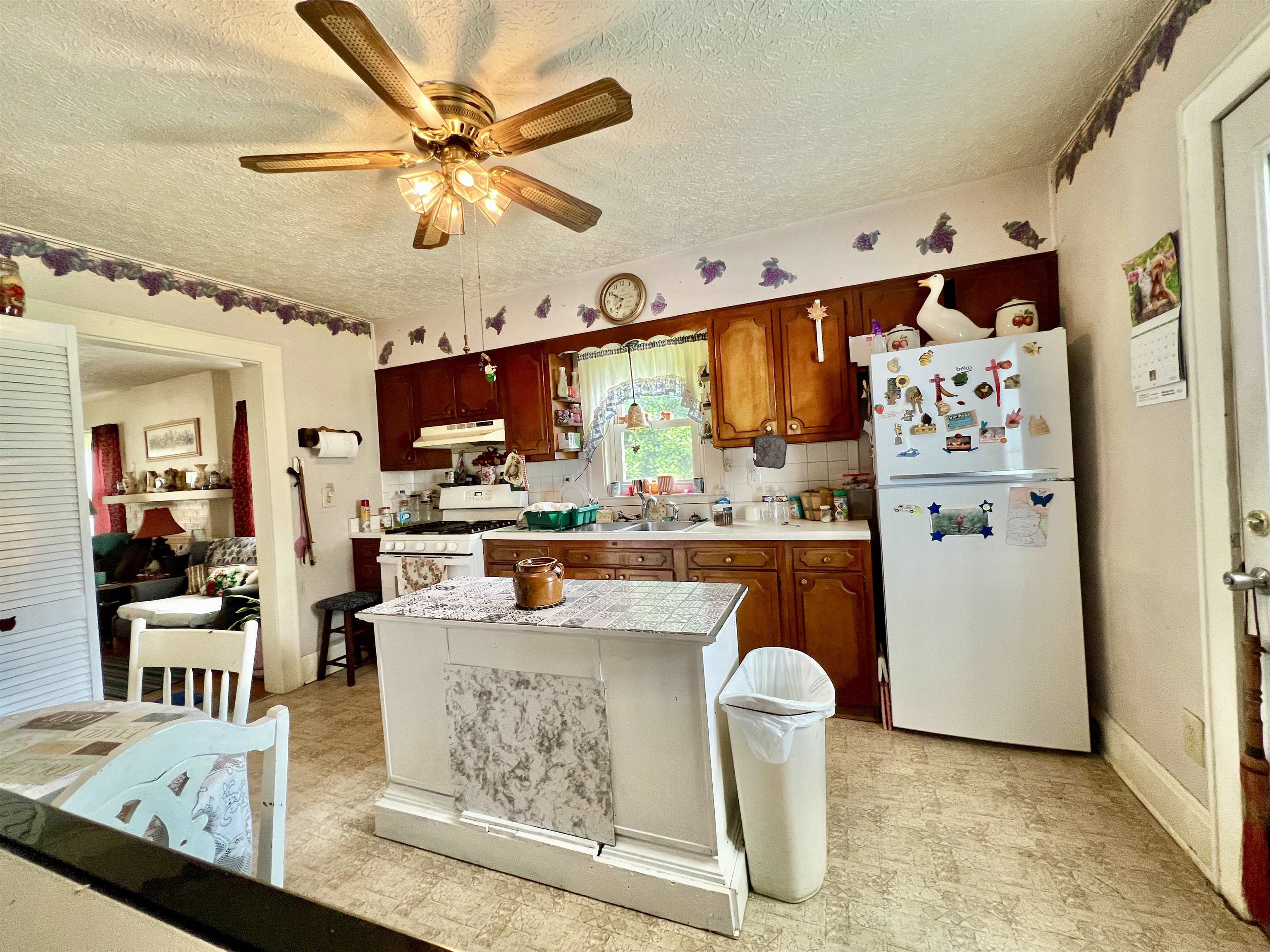 2410 Roosevelt Avenue