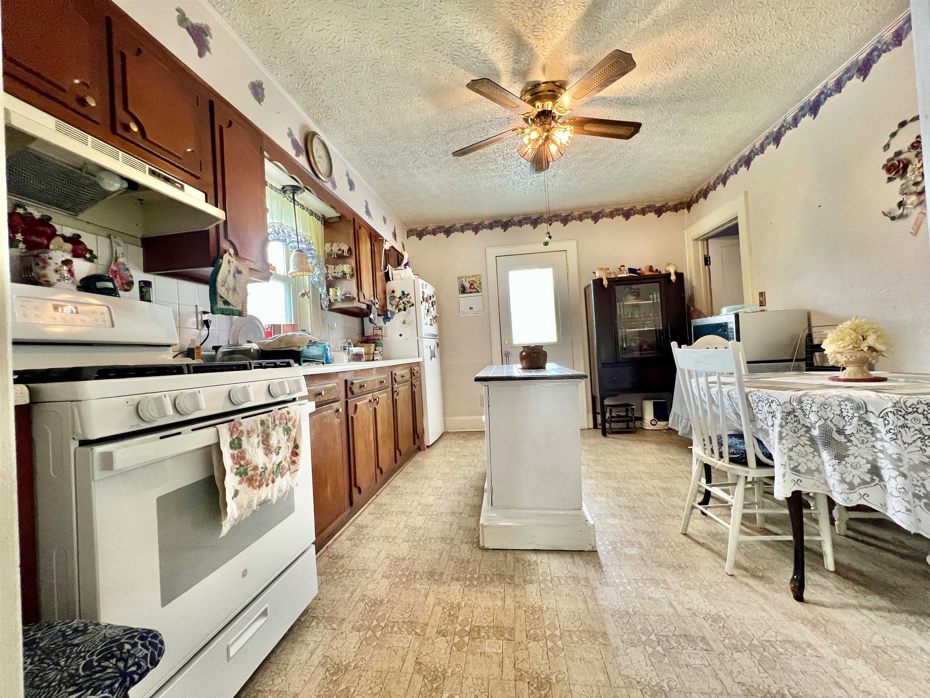 2410 Roosevelt Avenue
