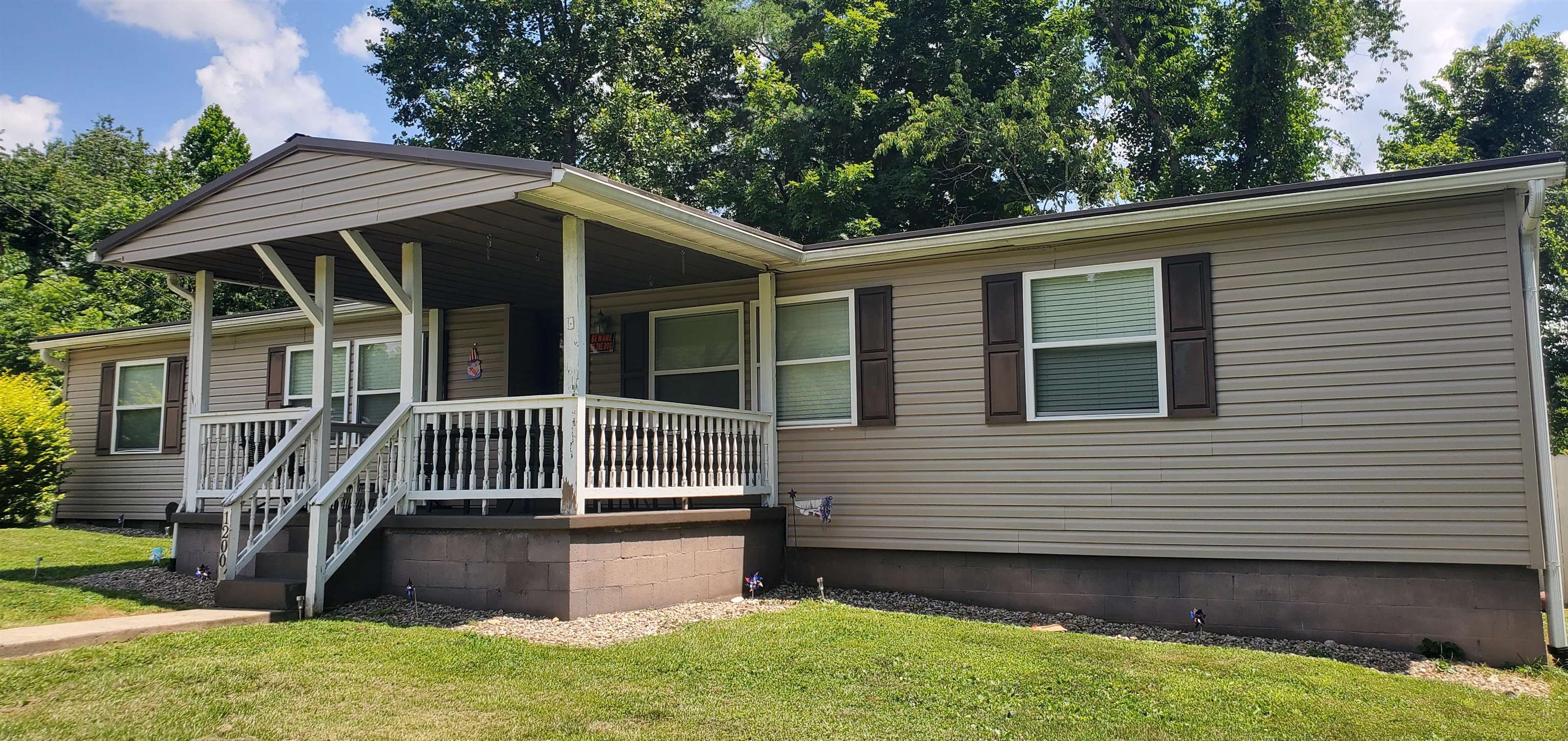 1200 Shady Oak Drive