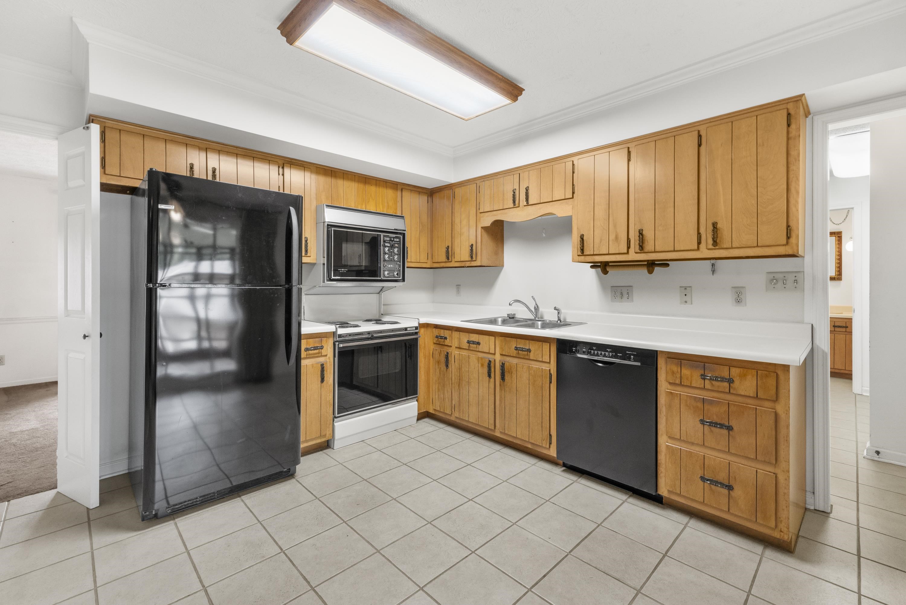 2402 Cherrywood Court