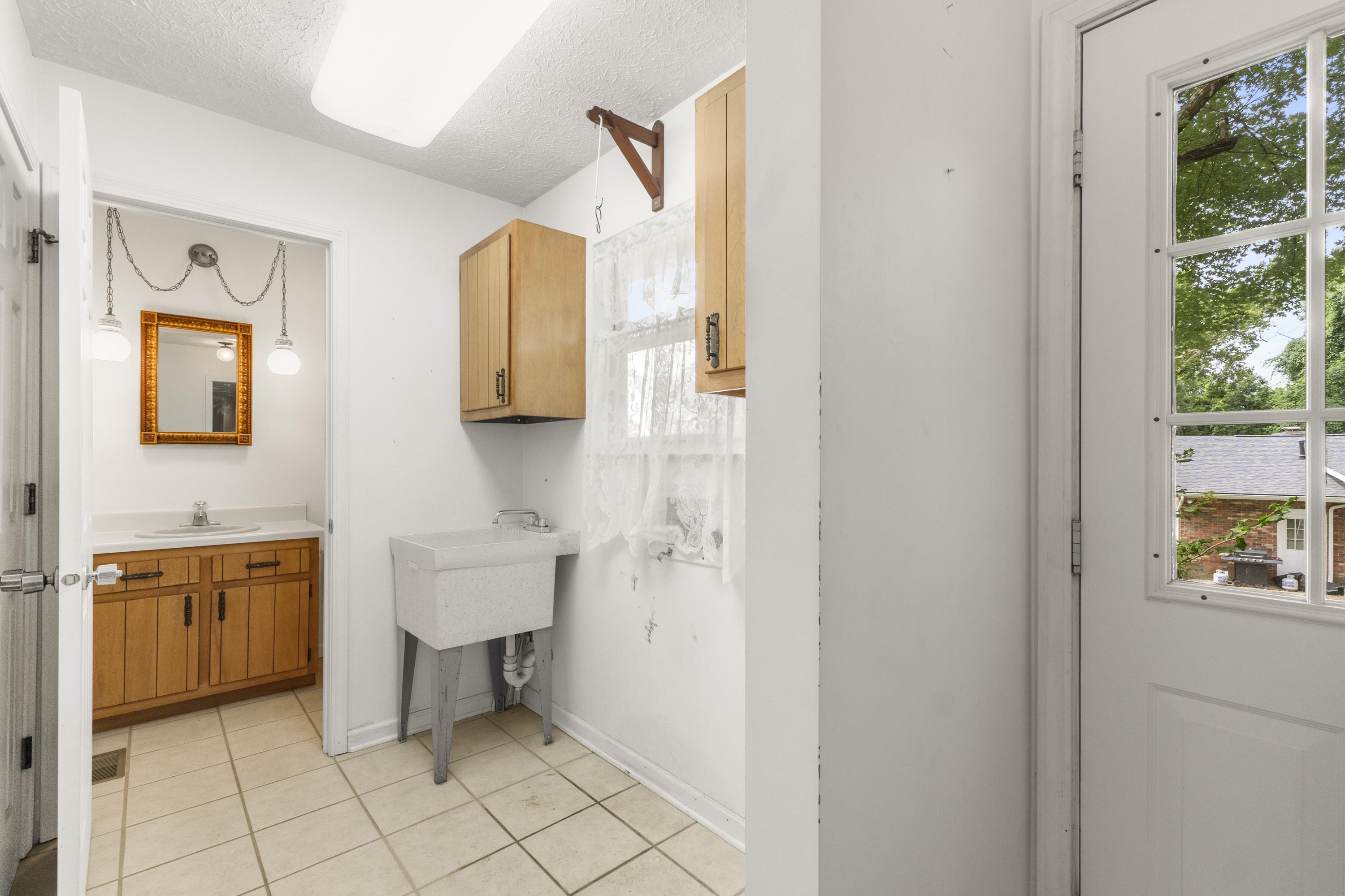 2402 Cherrywood Court